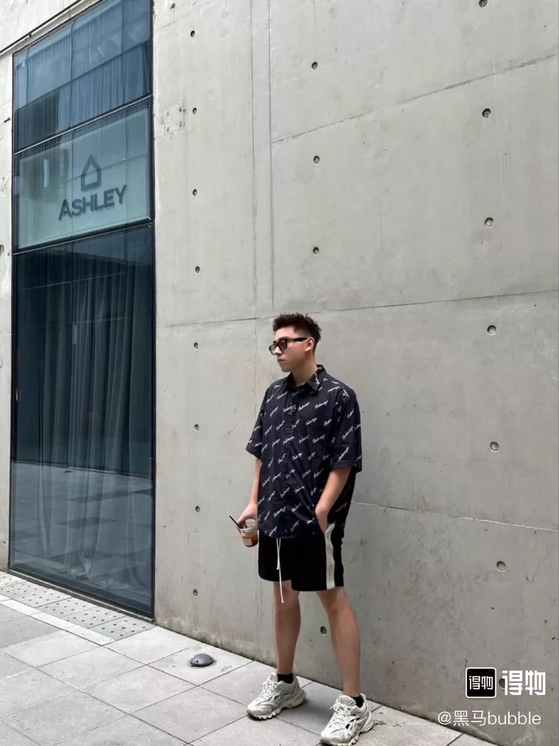 Balenciaga Balenciaga size 34 Black and white full printed short slee Size XS / US 0-2 / IT 36-38 - 6 Thumbnail