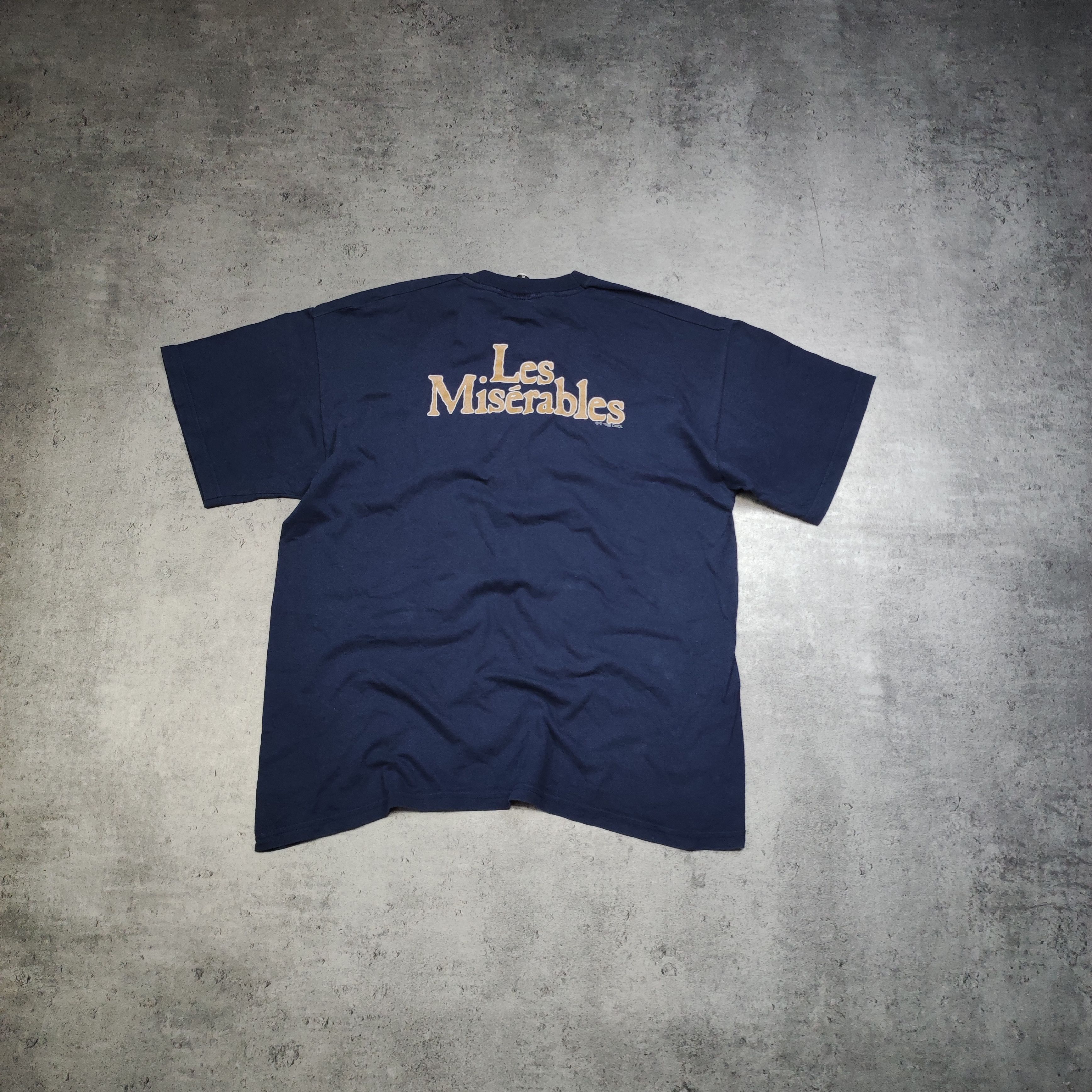Band Tees × Vintage RARE 1986 Limited Les Miserables Navy Big Logo Tshirt Size US XL / EU 56 / 4 - 2 Thumbnail