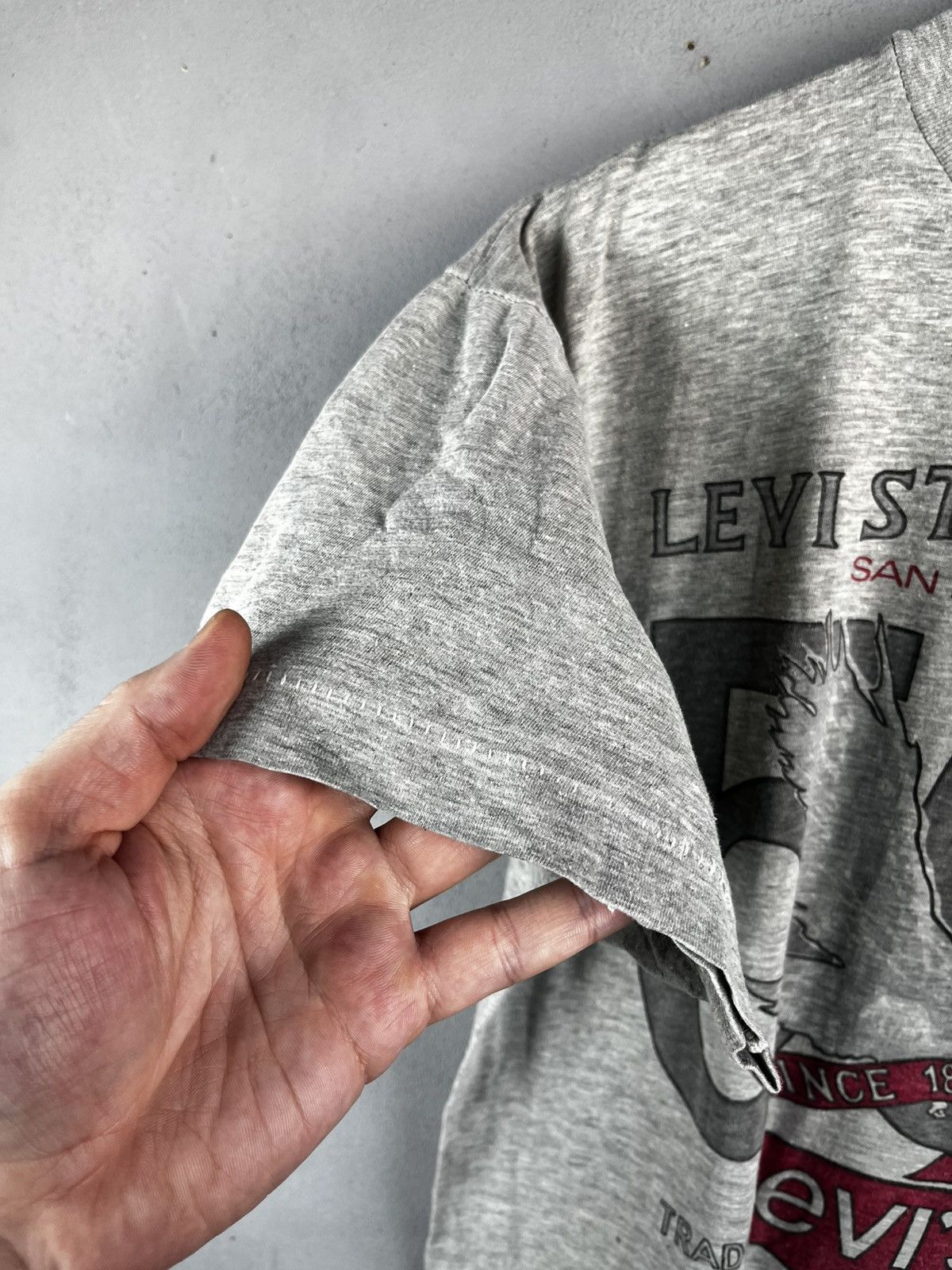 Levi's Levis t shirt vintage 80s big logo Size US M / EU 48-50 / 2 - 8 Thumbnail