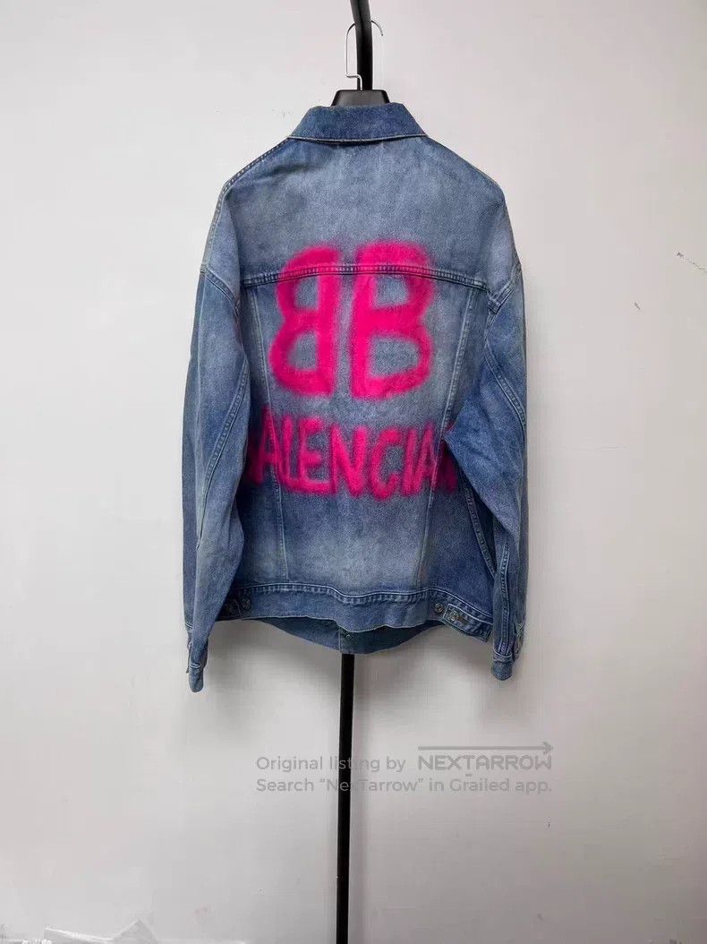 Balenciaga Balenciaga Spray Paint Effect Logo Printed Collar Single B Size US M / EU 48-50 / 2 - 1 Thumbnail