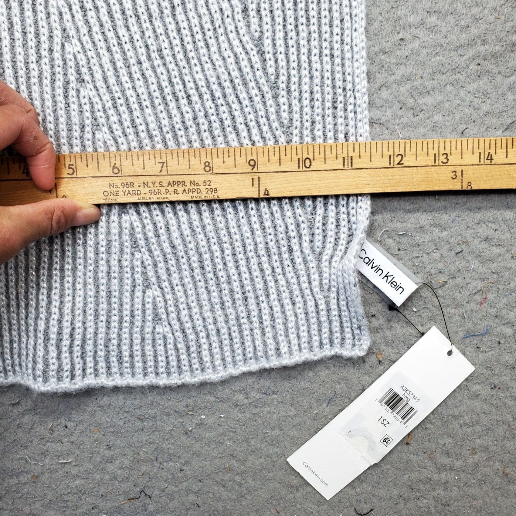 Calvin Klein Calvin Klein Unisex Ribbed Scarf Scarf Unisex One Size Heather Gray Metallic Neck Warmer NWT 90s Preppy Womens Mens Girls Boys Size ONE SIZE - 4 Thumbnail