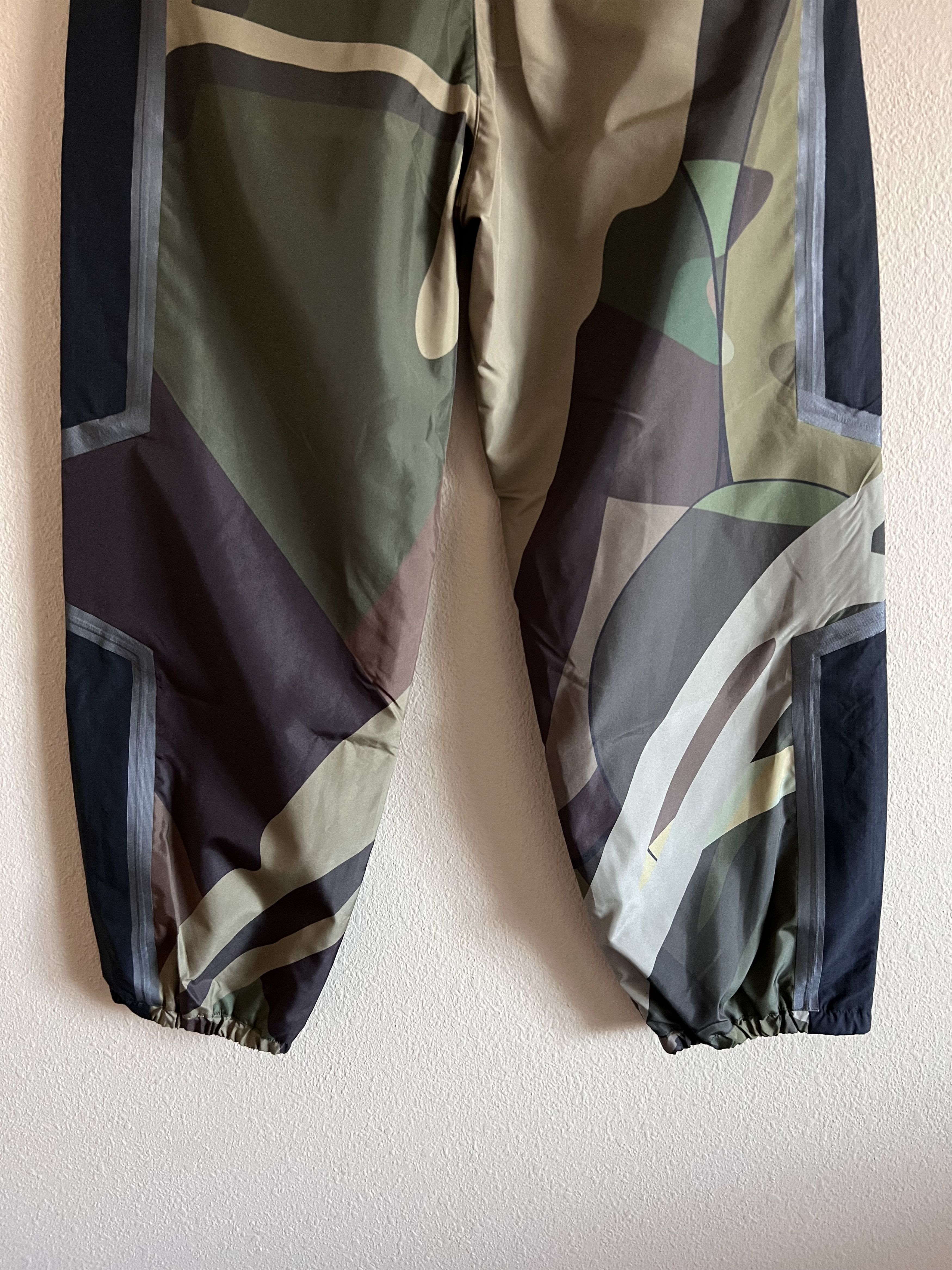 Kaws Kaws Sacai Printed Track Pants Green Size US 30 / EU 46 - 6 Thumbnail