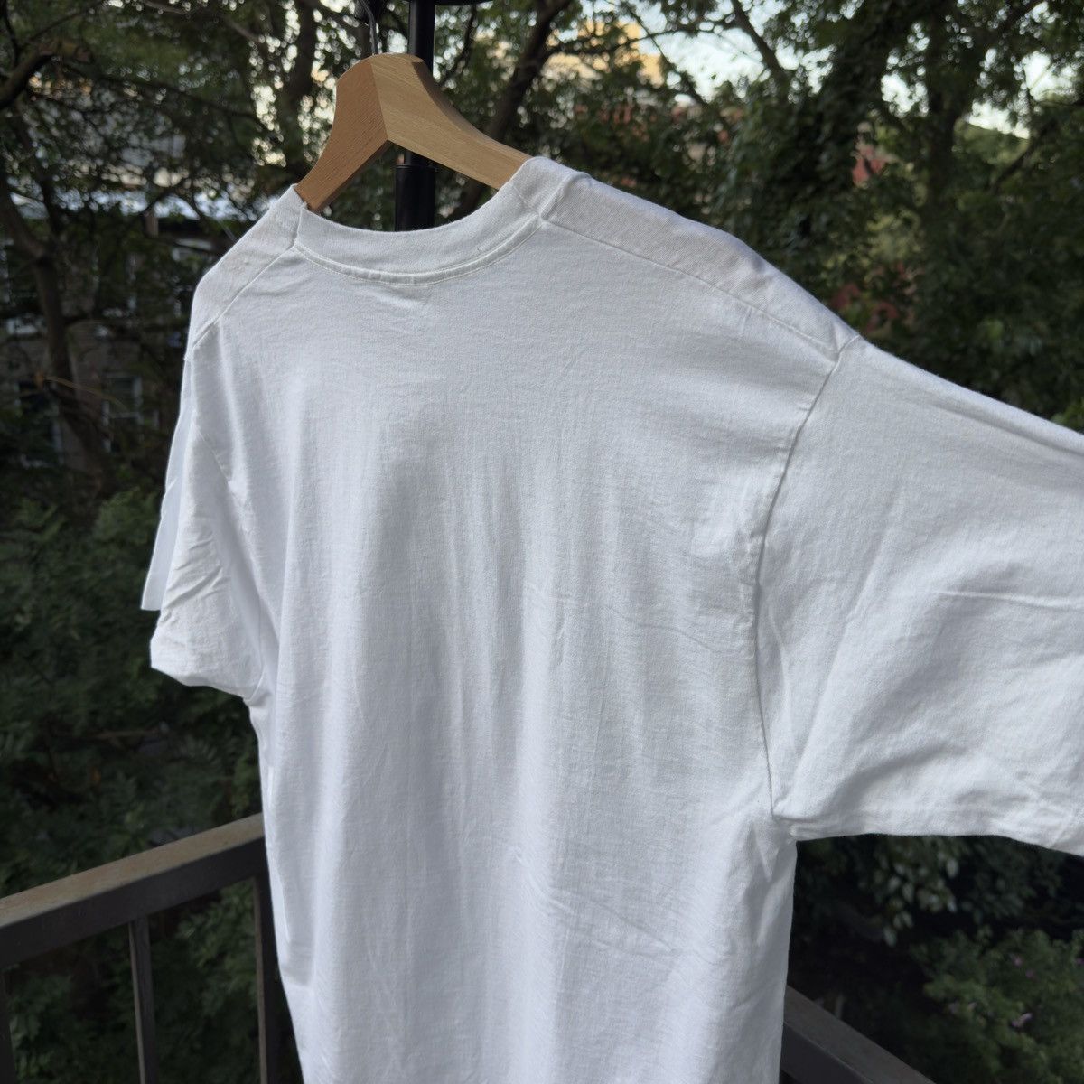 Vintage 80s Blank White Paper Thin Shirt ERD Grunge Thrashed Faded Size US XL / EU 56 / 4 - 6 Thumbnail