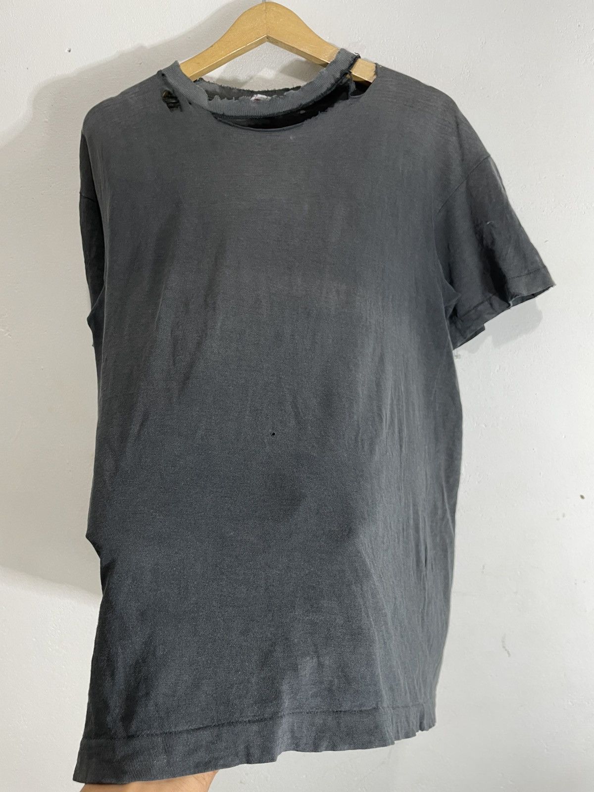 Vintage RARE distressed blank Tshirt Trashed style 80/90s Converse Size US L / EU 52-54 / 3 - 8 Thumbnail