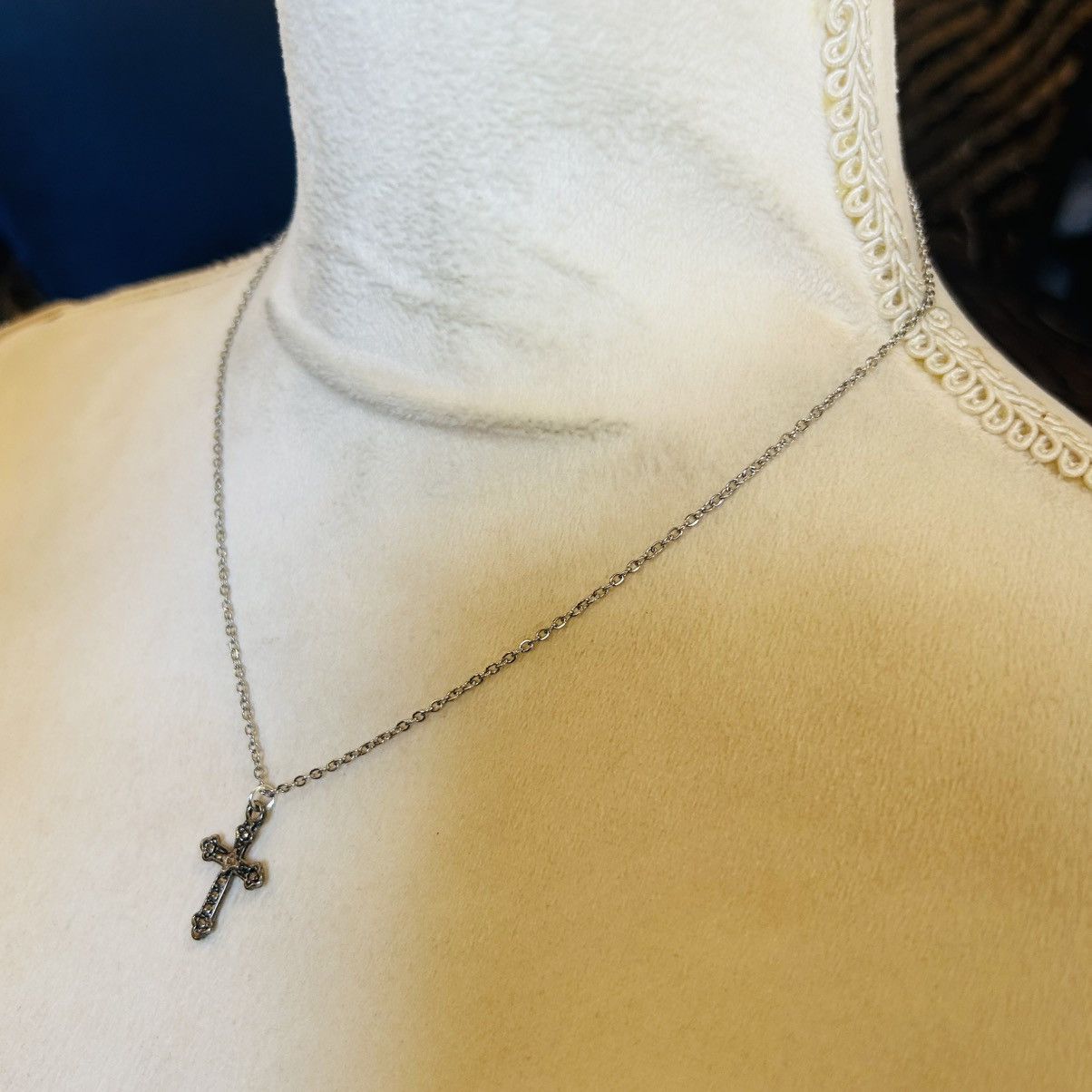 Handmade Handcrafted textured silver cross pendant on chain necklace Size ONE SIZE - 4 Thumbnail