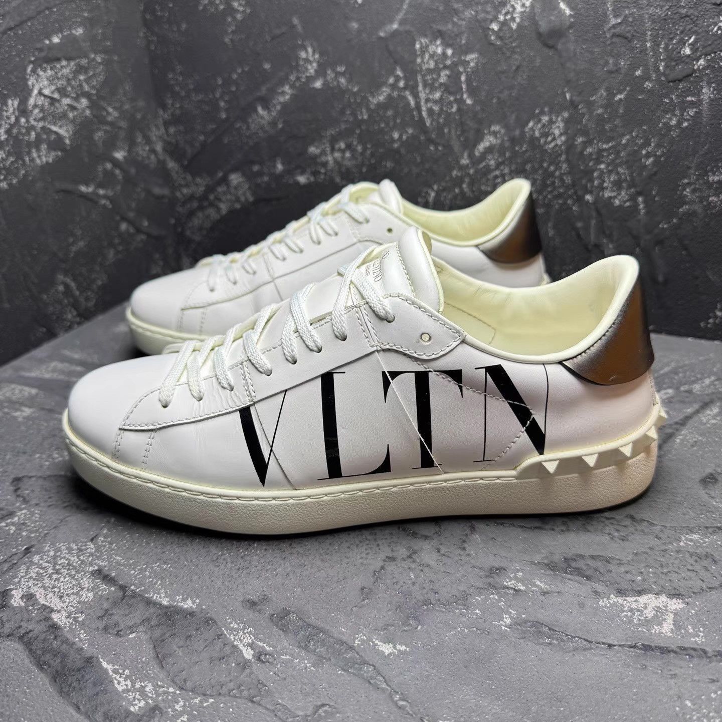 Valentino Valentino Open Vltn White Sneakers Q10 Size US 8 / EU 41 - 7 Thumbnail