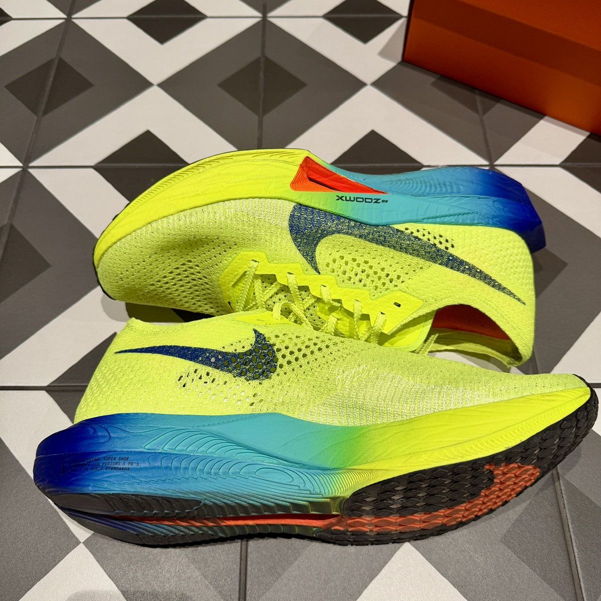 Nike Nike Vaporfly 3 Size US 11.5 / EU 44-45 - 3 Thumbnail