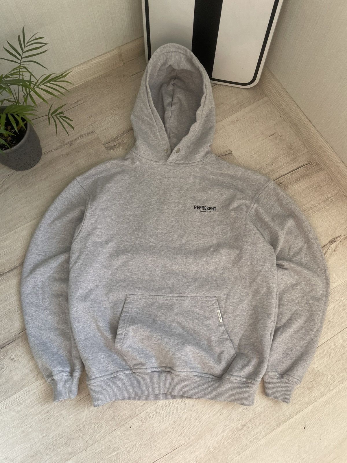 Designer × Represent Clo. Represent Clo Big Logo Hoodie Owners Club Hypebeast Minimal Size US S / EU 44-46 / 1 - 6 Thumbnail
