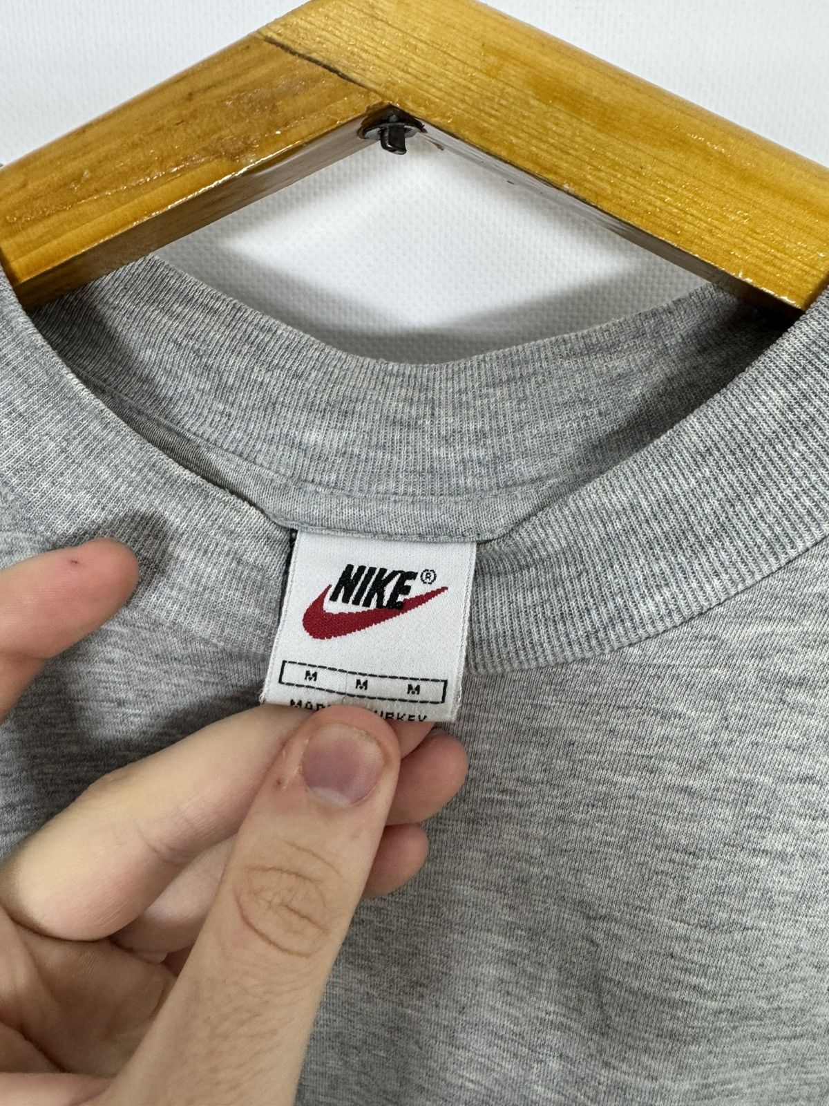 Nike Vintage Y2K Nike Small Swoosh Logo T Shirt 00’s Size US M / EU 48-50 / 2 - 8 Thumbnail