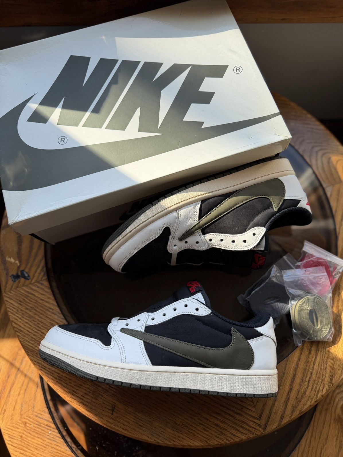 Jordan Brand × Travis Scott Jordan 1 Travis Scott Olive Size US 9.5 / EU 42-43 - 3 Thumbnail