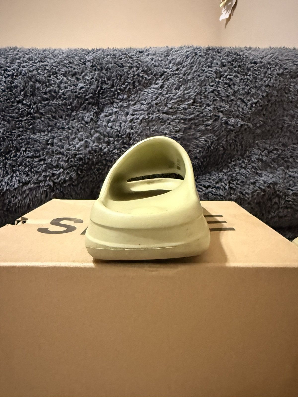 Yeezy Yeezy Slide – Unisex – Authentic – Resin Size US 6 / EU 39 - 11 Thumbnail