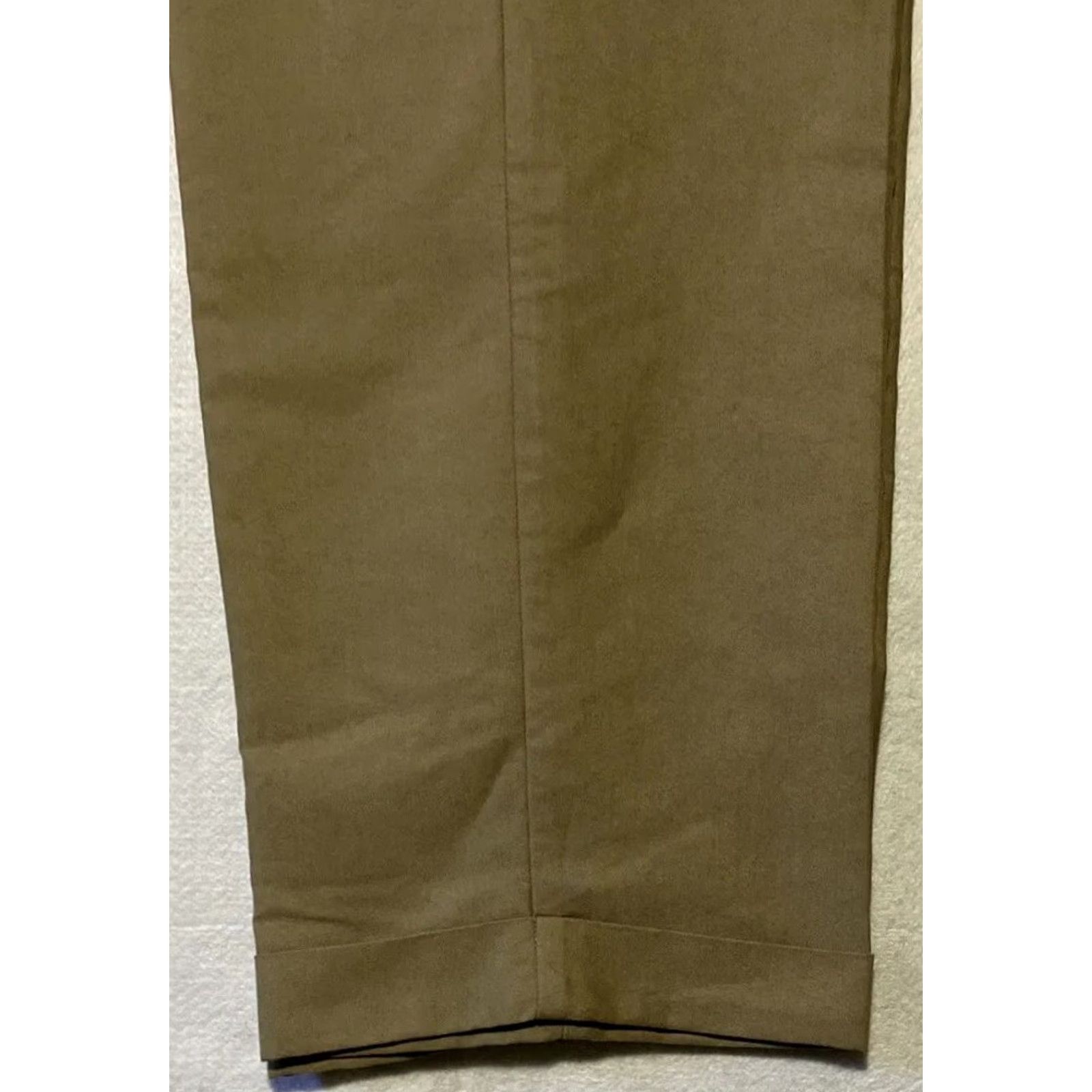 Dockers DOCKERS Pants Mens 34x32 Tan Classic Fit Pleated Front NWT / 29-43 Size US 34 / EU 50 - 6 Thumbnail