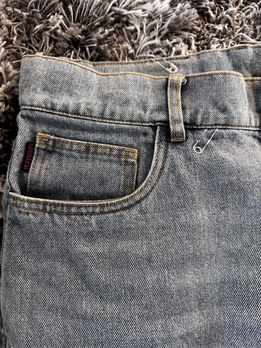 Pleasures Pleasures safety pin embroidered jeans Size US 32 / EU 48 - 3 Thumbnail