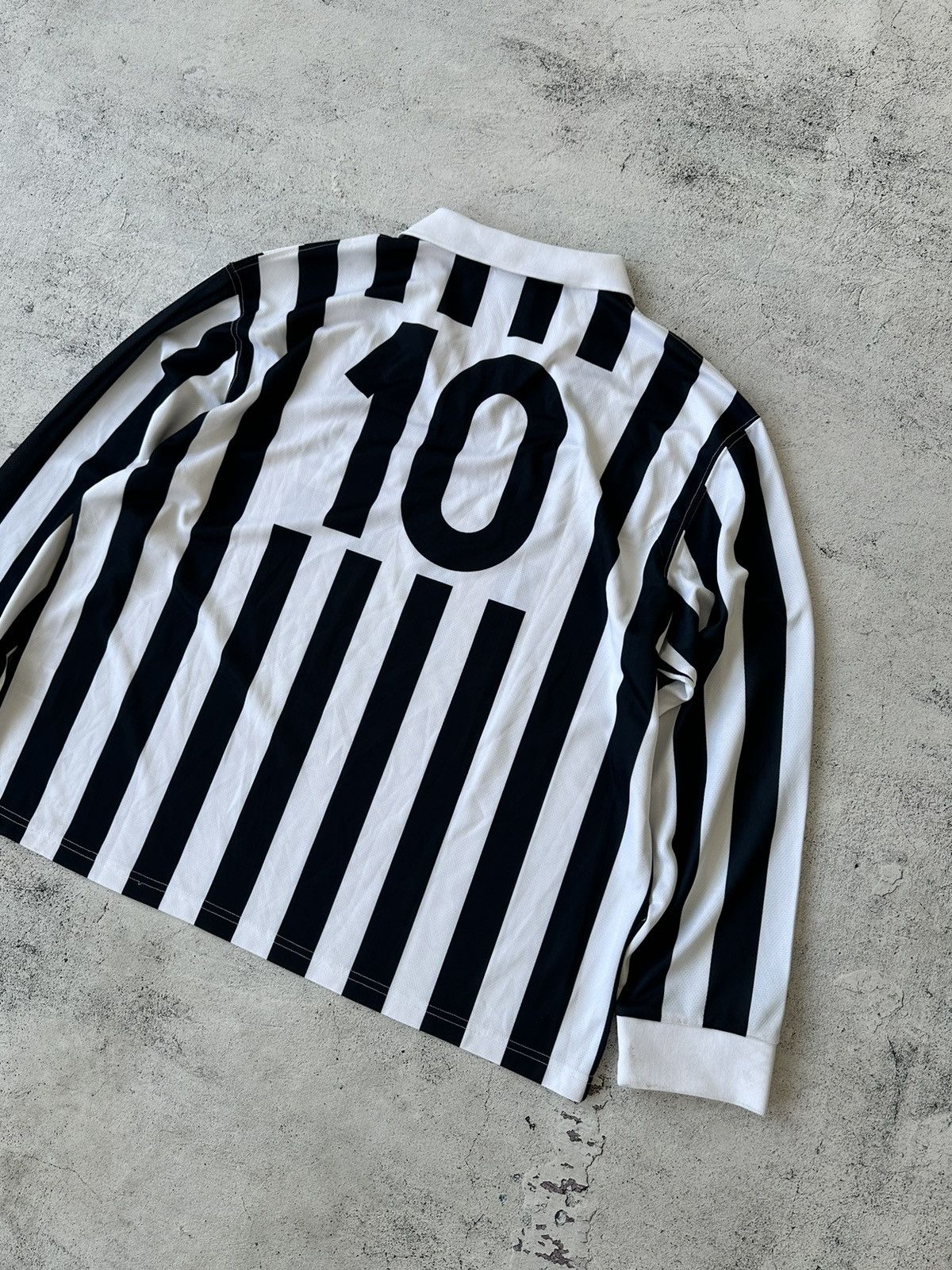 Other Lovers FC Long Sleeve Jersey like Juventus Size US XL / EU 56 / 4 - 9 Thumbnail