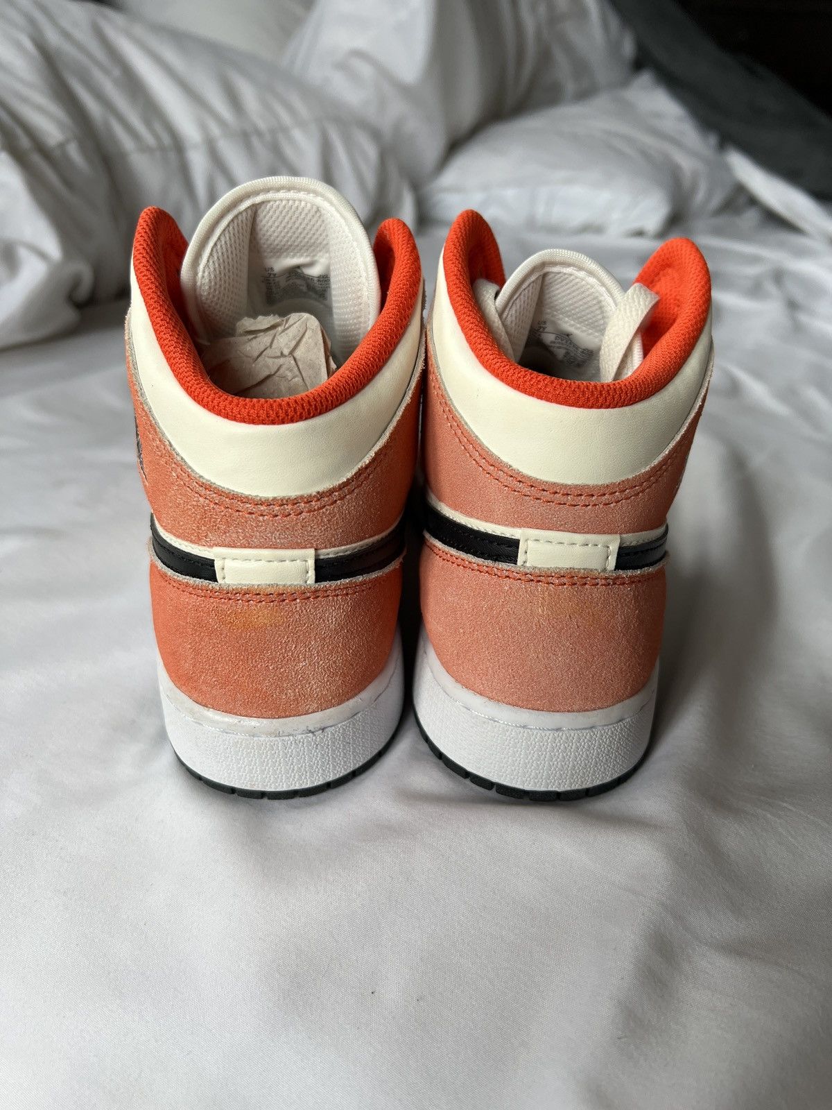 Jordan Brand AIR JORDAN 1 MID SE (GS) Size US 7 / EU 40 - 4 Thumbnail