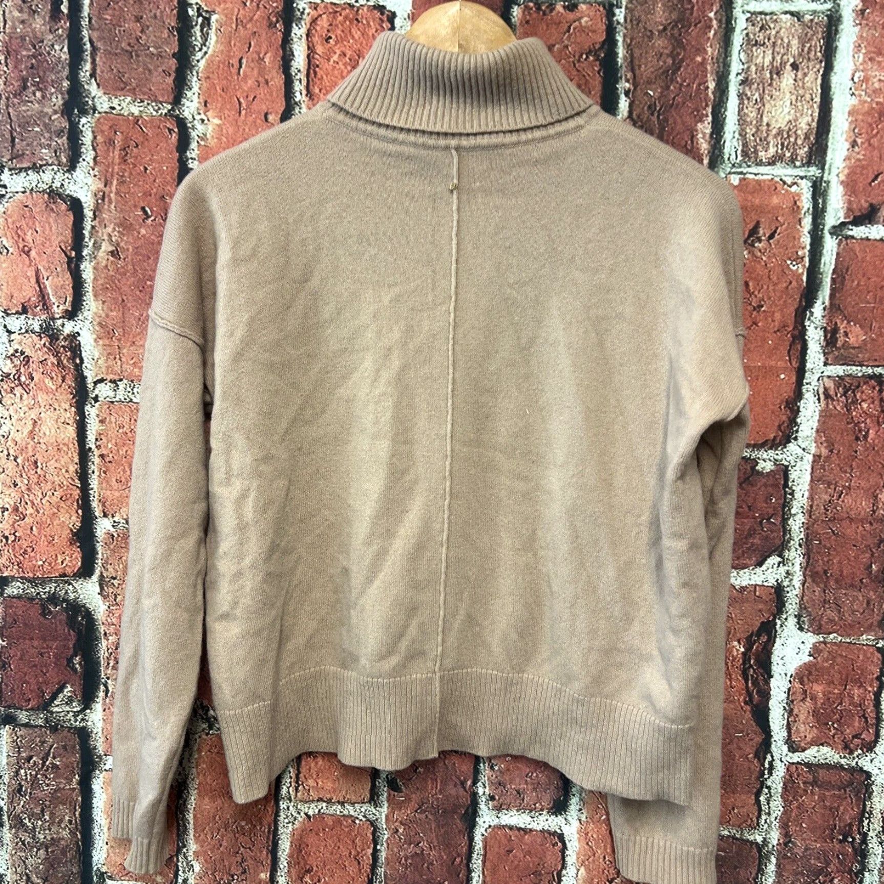 Vintage Cuyana Sweater Wool Cashmere Turtleneck Pullover Dolman Sleeve Medium M Womens Brown Beige City Classic Bohemian Winter Fall Pullover Womens Size M / US 6-8 / IT 42-44 - 3 Thumbnail