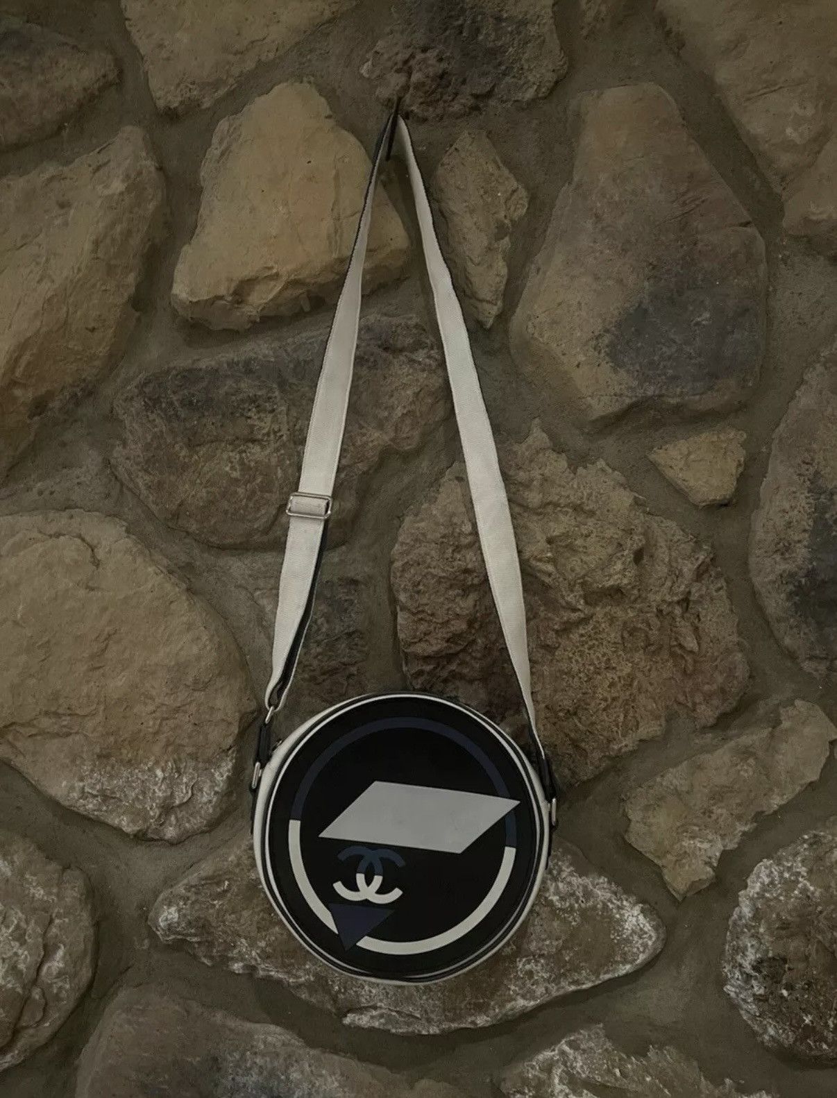 Chanel Chanel SS16 Airlines Round Canteen Crossbody Bag Size ONE SIZE - 2 Thumbnail