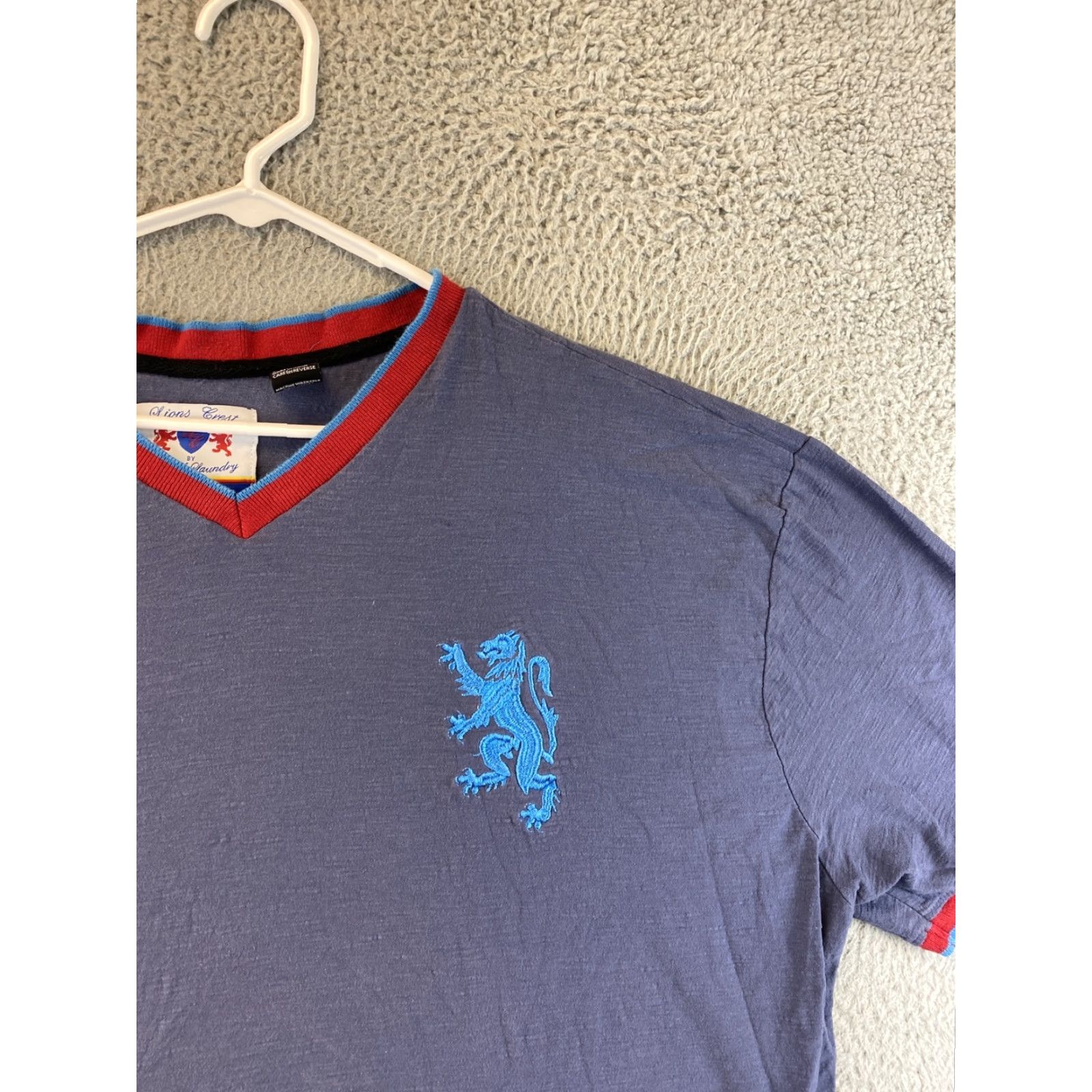 English Laundry Lions Crest Shirt Mens Adult L Gray Red Logo Jersey Short Sleeve Casual /91-55 - English Laundry T-Shirt Men’s Regular Fit All Seasons Logo Tee Size US XXL / EU 58 / 5 - 3 Thumbnail