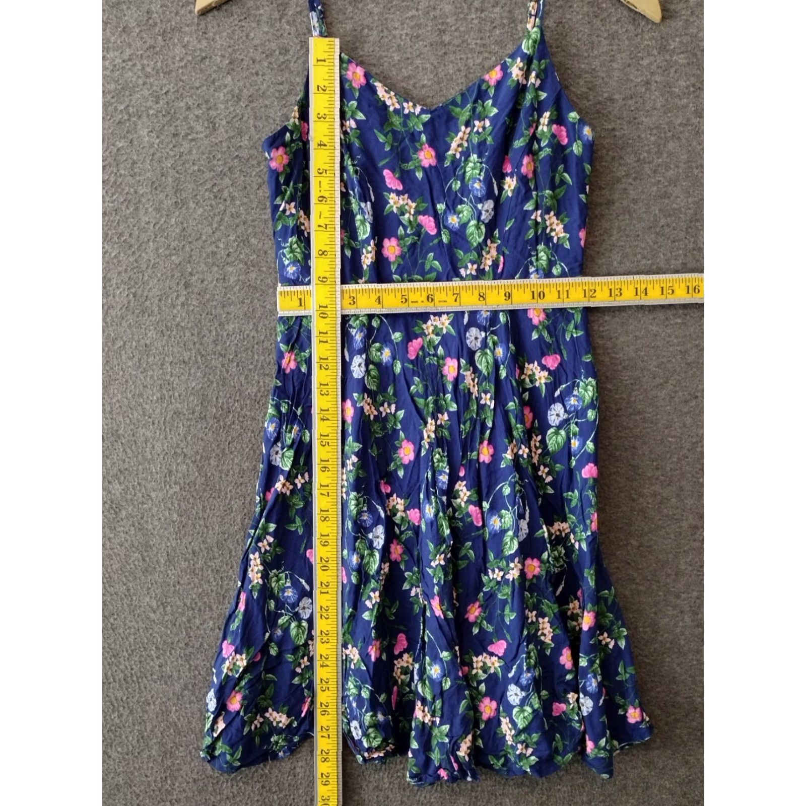 Old Navy VINTAGE Old Navy Petite Spaghetti Strap Dress Navy Blue Floral Mini Sleeveless Summer PS Womens Size S / US 4 / IT 40 - 4 Thumbnail