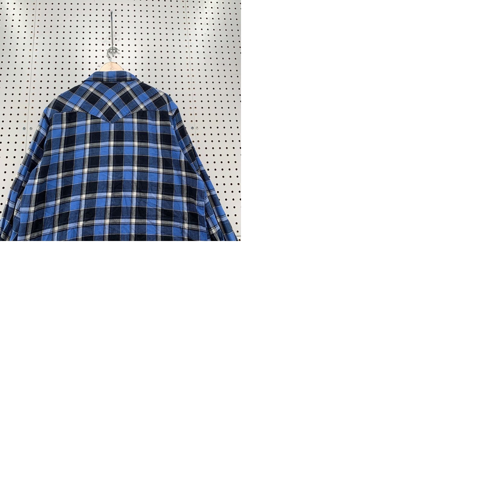 Wrangler VINTAGE Wrangler Western Plaid Shirt Mens 2XL Blue Black Long Sleeve 25.5x31 Wrangler Pearl Snap Plaid Shirt blue Black Long Sleeve Adult 2XL 25.5x31 Size US XXL / EU 58 / 5 - 9 Thumbnail