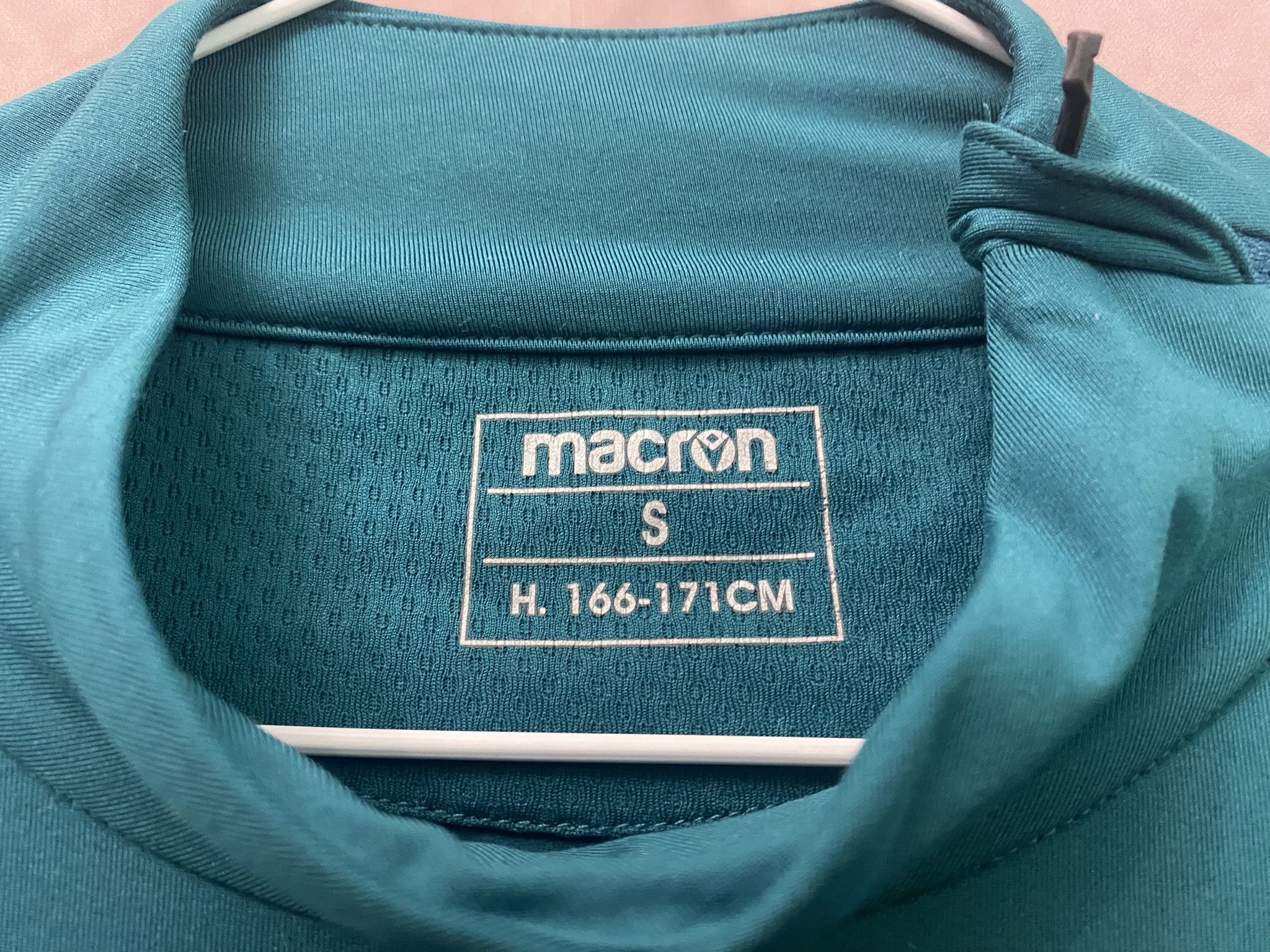 Macron BLACKBURN ROVERS AWAY LONGSLEEVE FOOTBALL SOCCER JERSEY MACRON Size US S / EU 44-46 / 1 - 8 Thumbnail