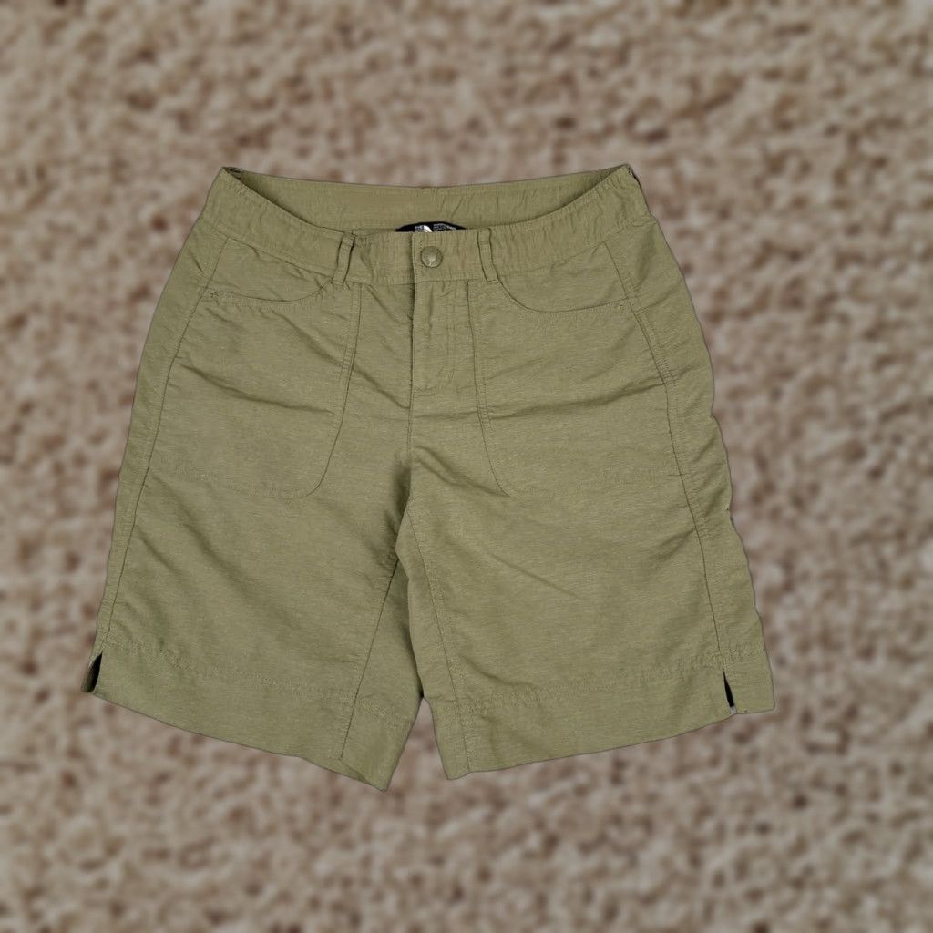 The North Face The North Face Womens Cargo Shorts Nylon Green 6 Regular 30 Inseam 10in Pockets Hiking Outdoor Size 28" / US 6 / IT 42 - 1 Thumbnail