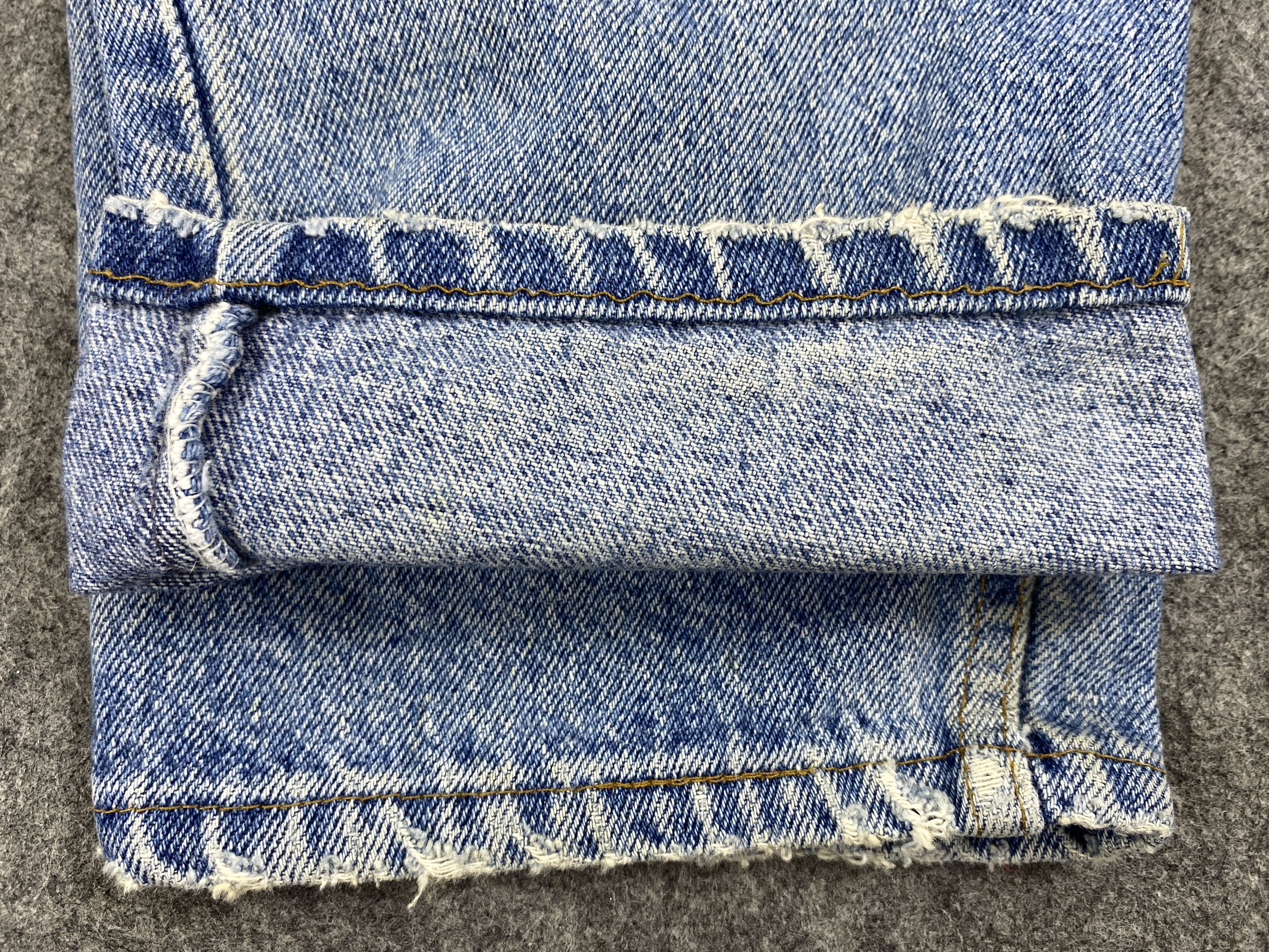 90s Blue Wash Vintage Levi's 550 USA 37x32 Denim -JN1294