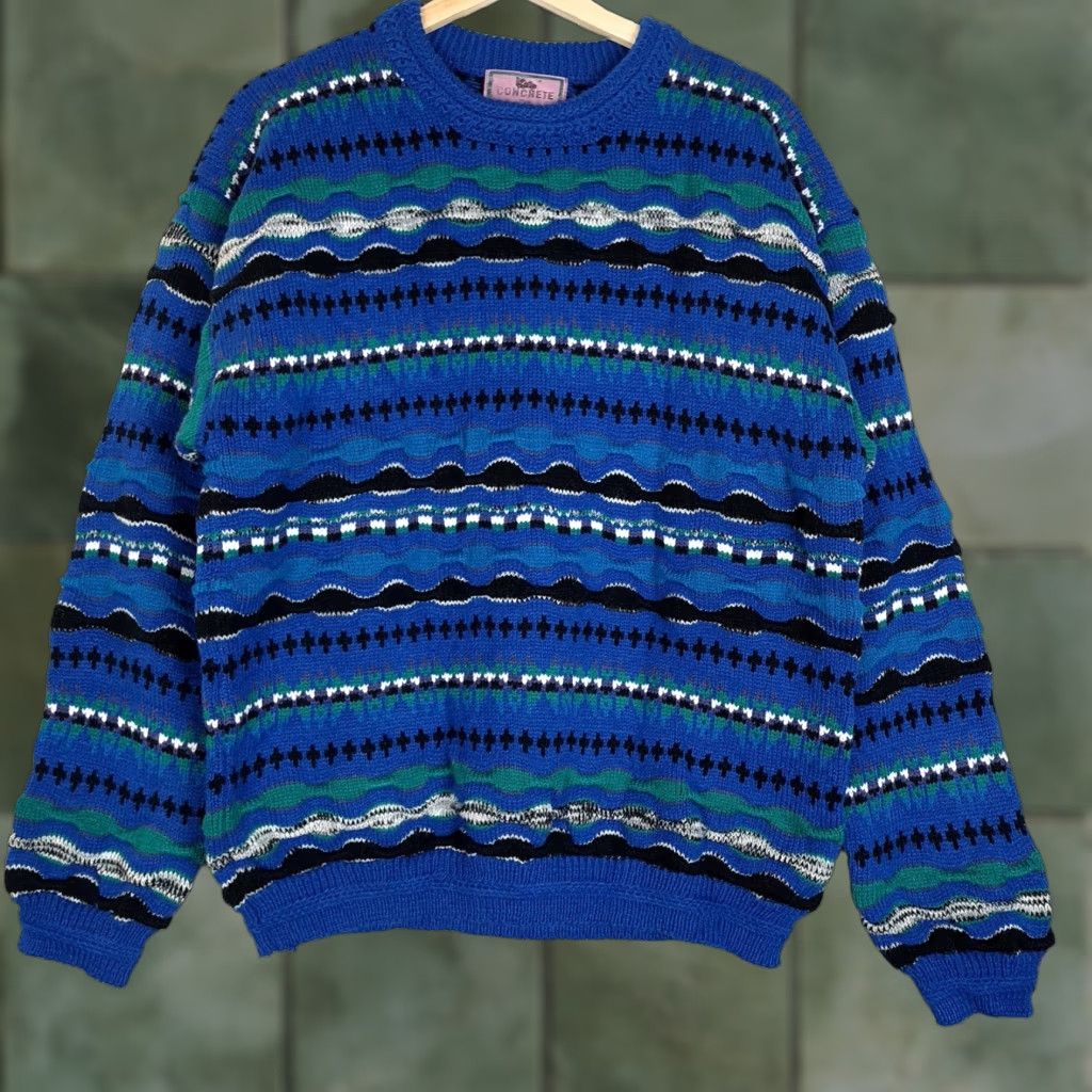 Vintage VINTAGE Concrete Sweater Mens Large Blue 3D Knit Geometric Chunky Crewneck 90s Retro Streetwear Size US L / EU 52-54 / 3 - 1 Thumbnail