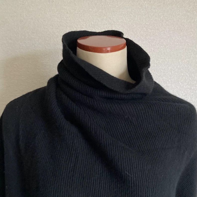 Loro Piana LORO PIANA She's wearing a cashmere cardigan Size L / US 10 / IT 46 - 4 Thumbnail