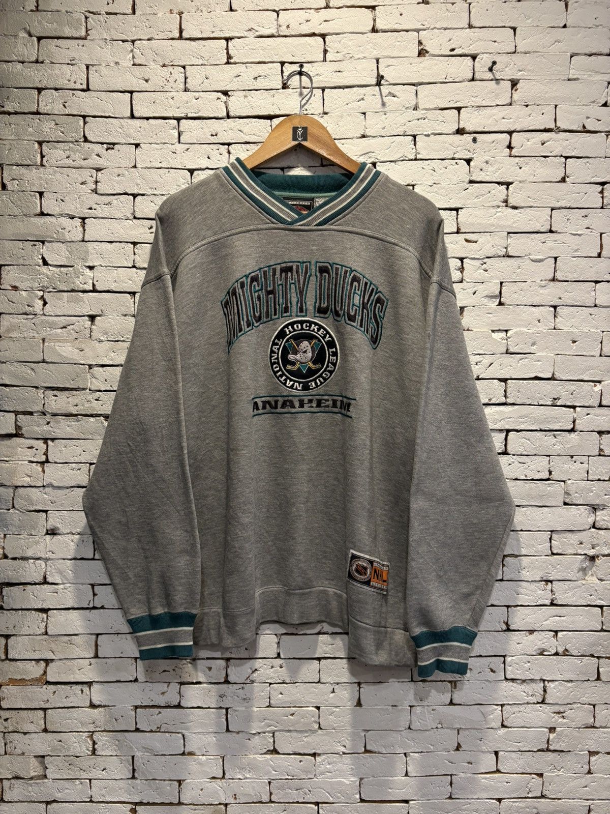 NHL Vintage 90 s Mighty Ducks NHL V-neck Sweatshirt Size US L / EU 52-54 / 3 - 1 Thumbnail