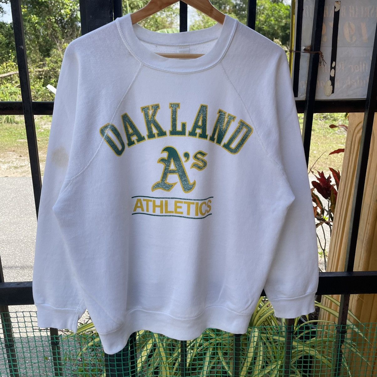 MLB 🔥Vintage 80s Oakland Athletics MLB Distress Boxy Sweatshirts Size US L / EU 52-54 / 3 - 5 Thumbnail