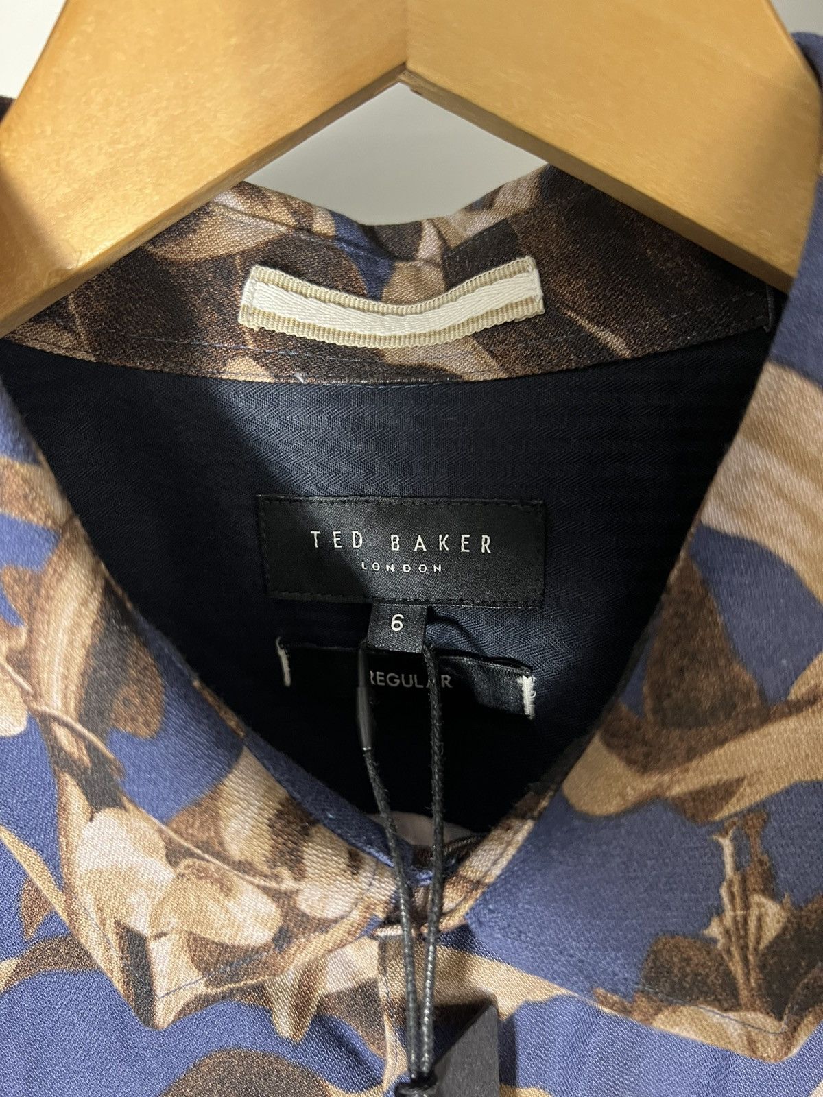 Ted Baker VINTAGE TED BAKER LONDON DESIGNER FLOWER AHIRT CASUAL Y2K Size US XXL / EU 58 / 5 - 6 Thumbnail