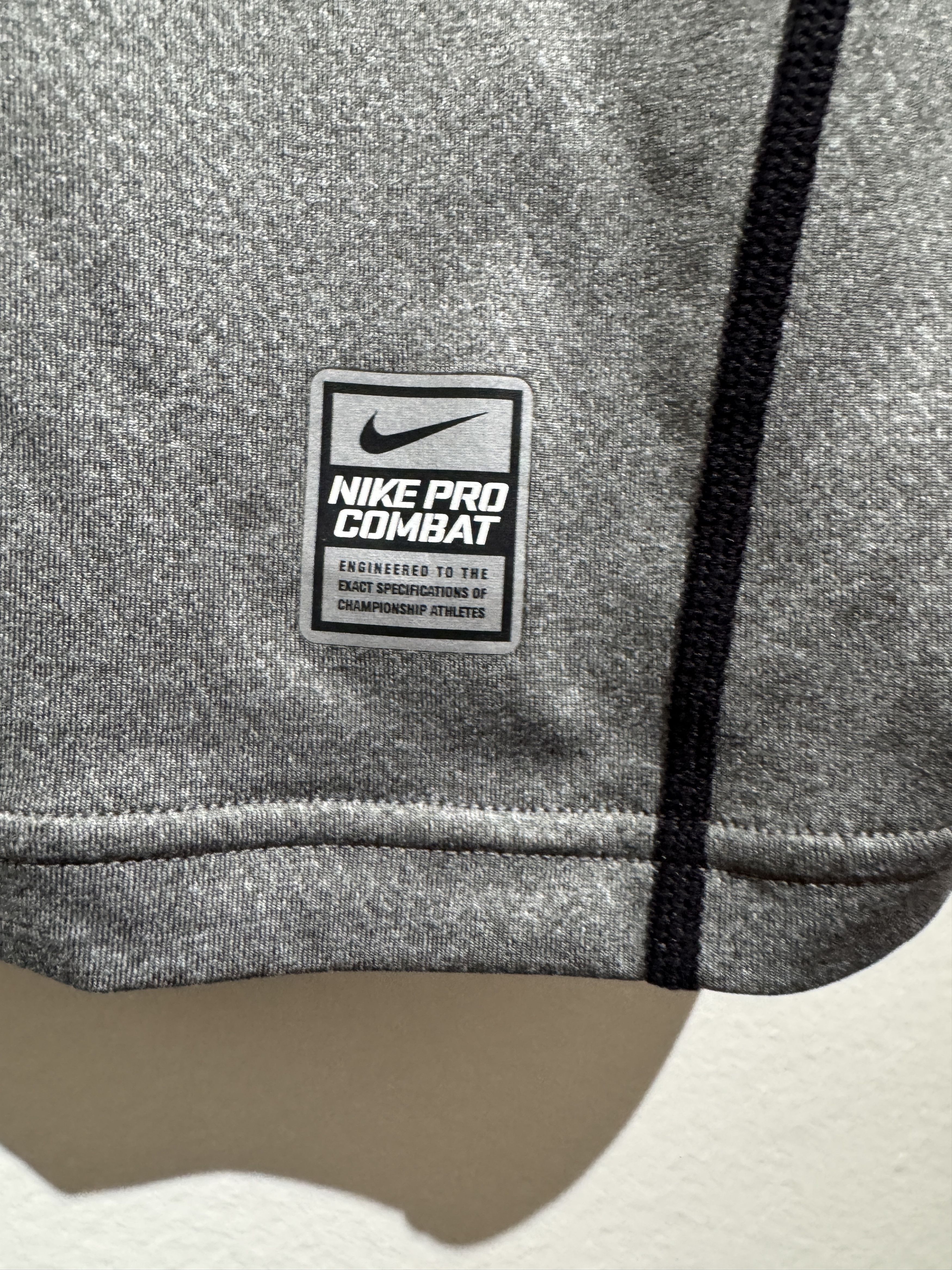 Nike Nike Pro Combat Hypercool Tee – Grey/Black Size US S / EU 44-46 / 1 - 4 Thumbnail