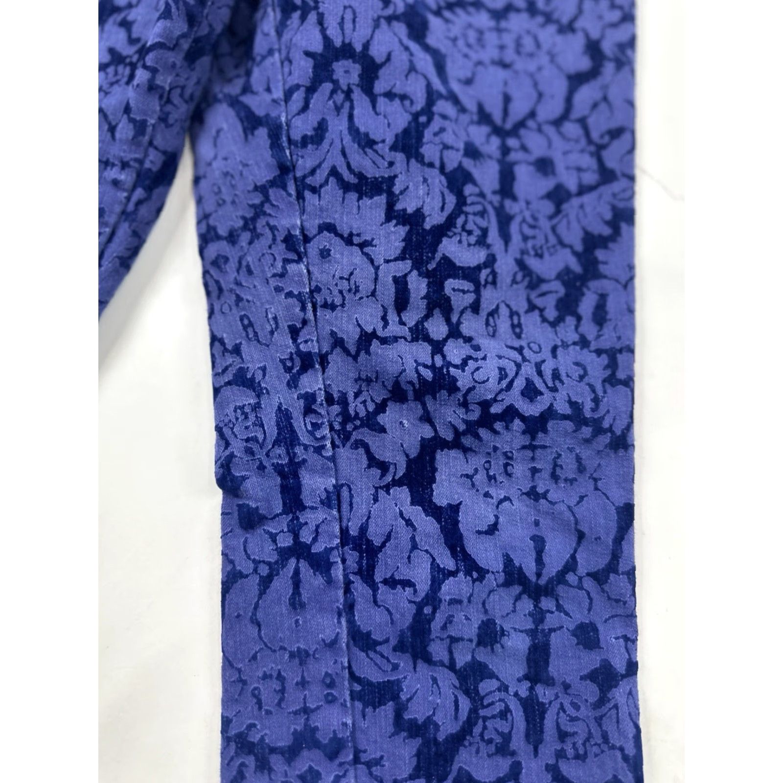 Anthropologie Anthropologie Pants Women’s 4 Blue Floral Jacquard Skinny Dress Pants Slimming Pockets Women Size 27" / US 4 / IT 40 - 4 Thumbnail