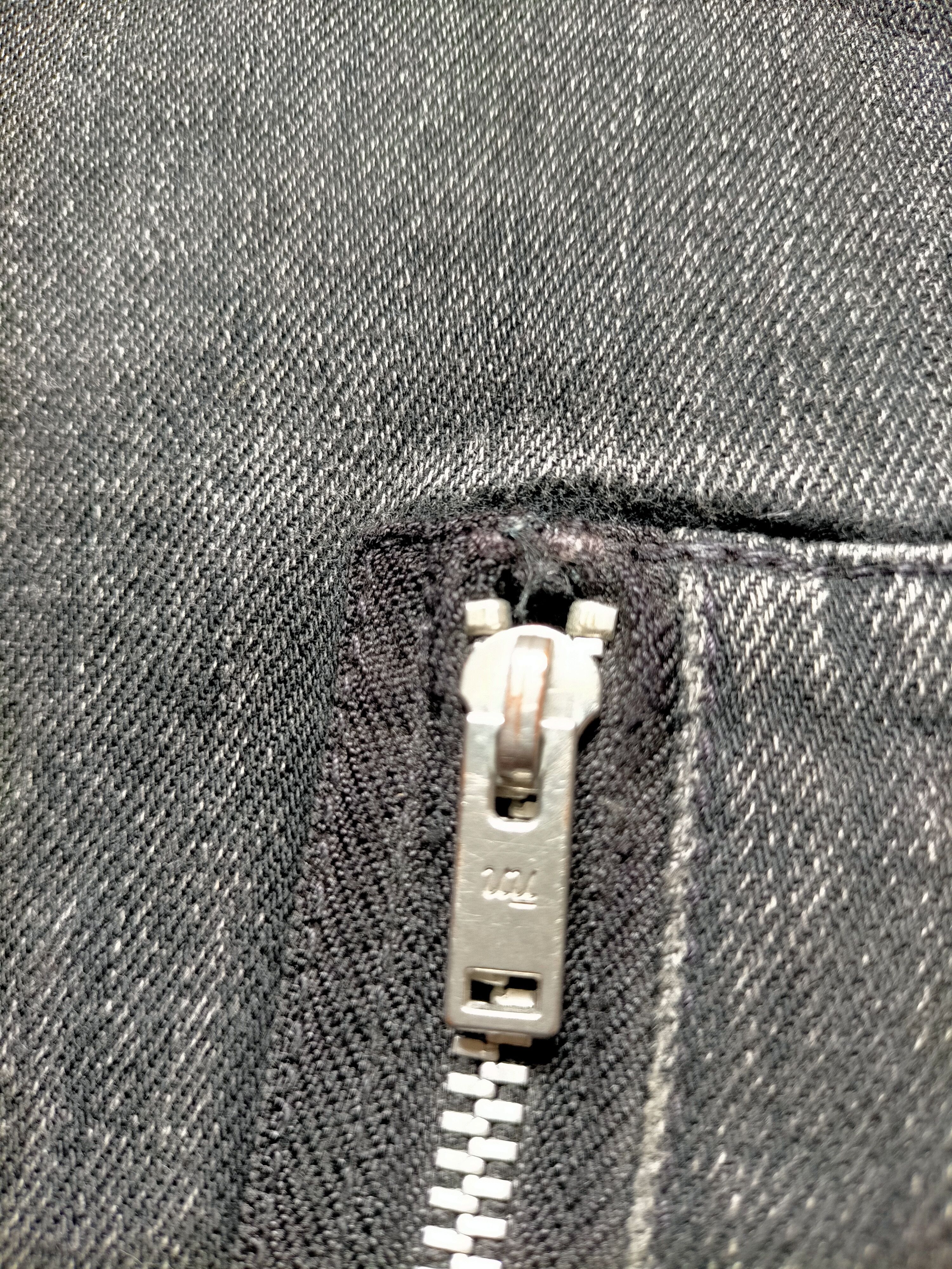 Undercover Undercover Uniqlo Black Skinny Jeans Size US 33 - 19 Thumbnail