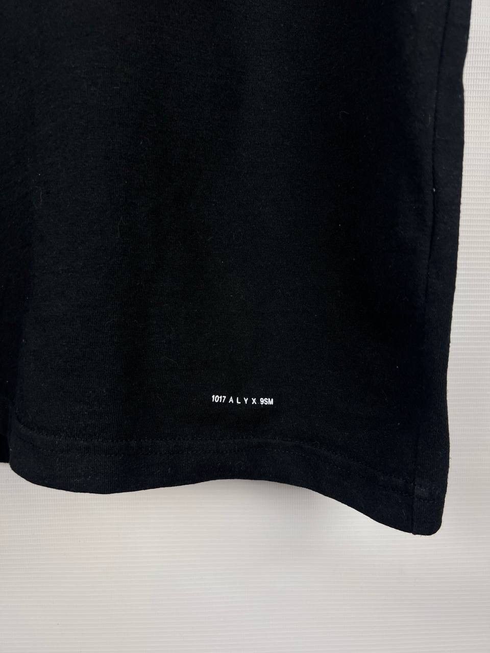 1017 ALYX 9SM 1017 ALYX 9SM visual streetwear t-shirt size L Size US L / EU 52-54 / 3 - 5 Thumbnail