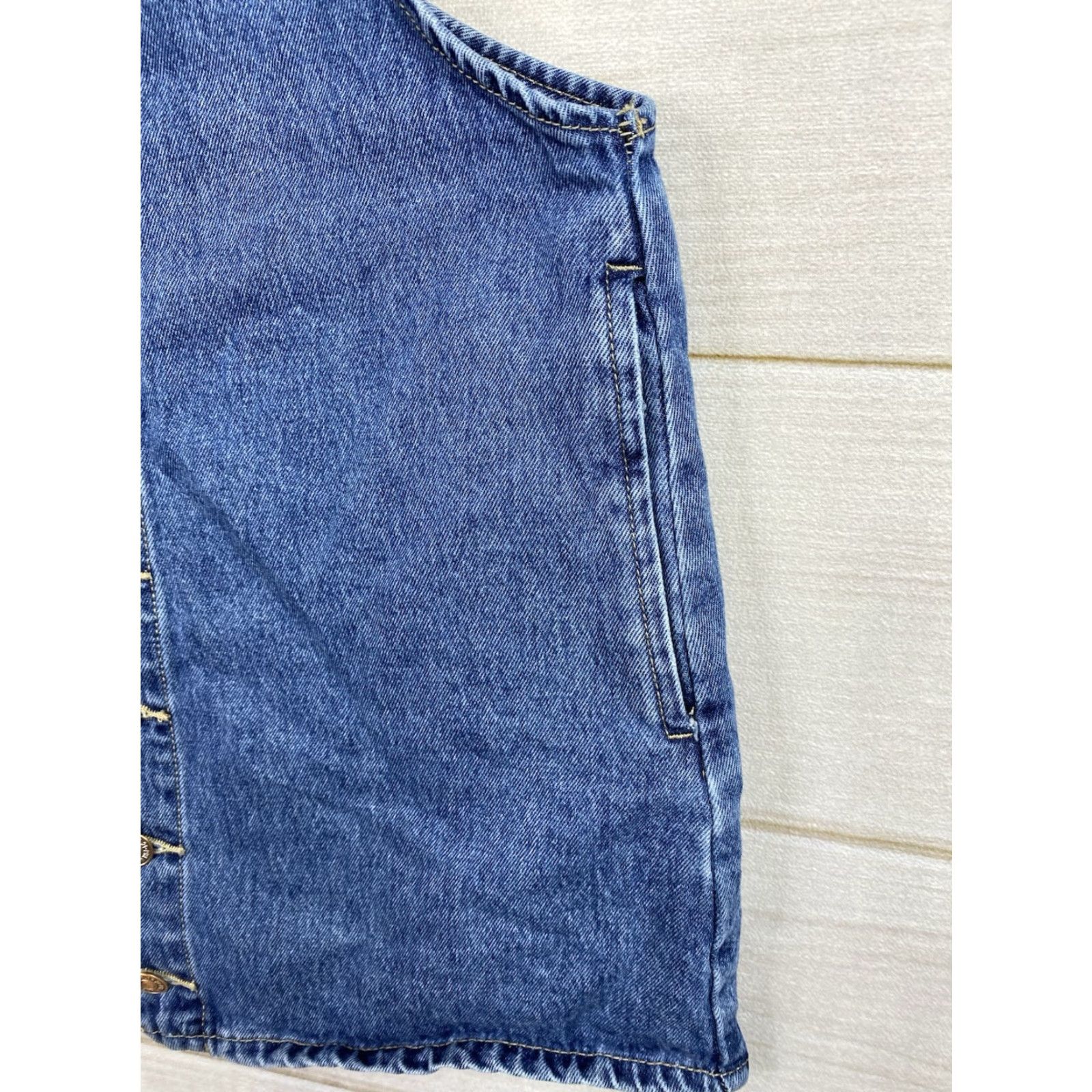 Forever 21 FOREVER 21 Denim Jumper Dress Womens M Blue Jeans Halter Back Button Front Knee Length 90s Casual Overall Dress Women's M Blue Size M / US 6-8 / IT 42-44 - 4 Thumbnail