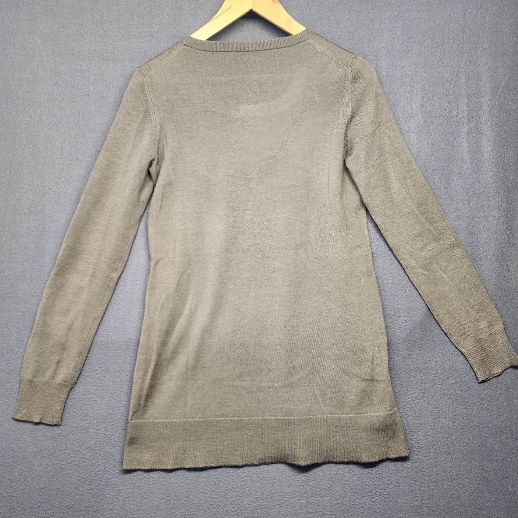 Vintage Keywords: Includes "Worth New York," "Womens," "P 100% Wool," "Lightweight Sweater," "Grey," "Tunic" - direct and specific Size S / US 4 / IT 40 - 2 Thumbnail