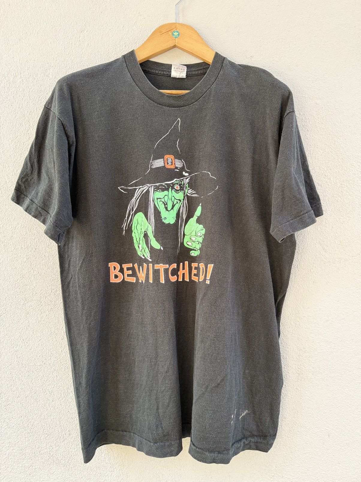 Expert Horror Thrashed Vintage 90s Horror Bewitched Faded XL Tee Size US XL / EU 56 / 4 - 1 Thumbnail