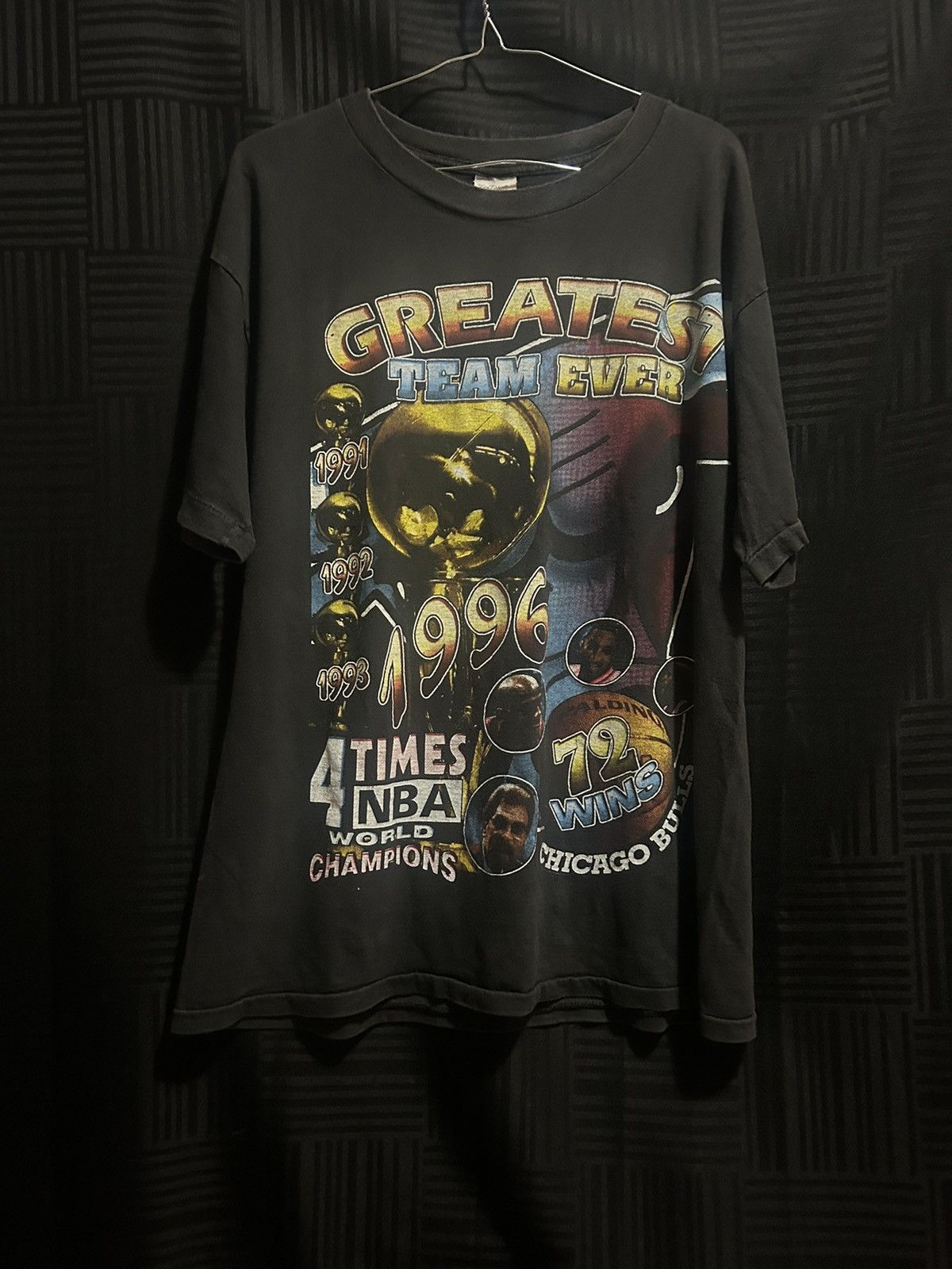 Vintage Vintage 90s Chicago Bulls Greatest Team Ever Mens XL Rap Tee Size US XL / EU 56 / 4 - 1 Thumbnail