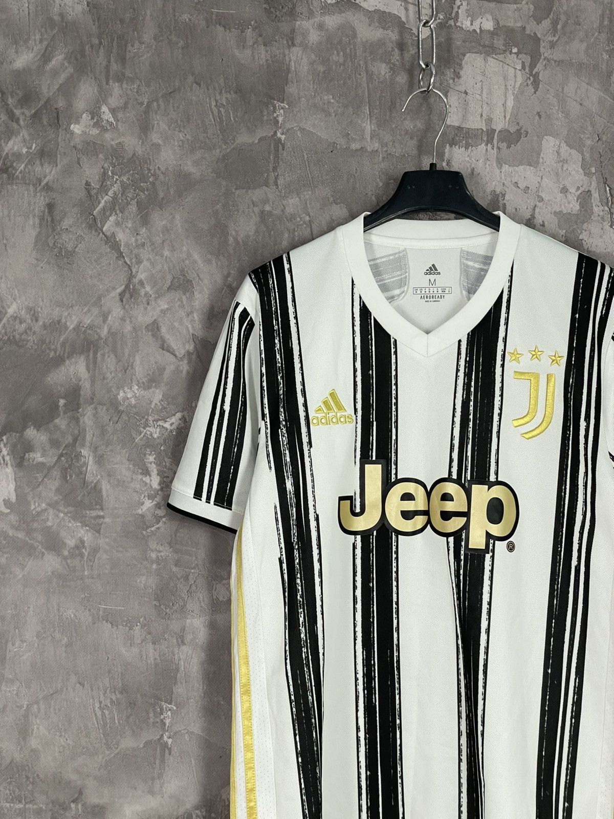 Adidas Juventus 2017 Adidas Home Soccer Football Jersey Size US M / EU 48-50 / 2 - 3 Thumbnail