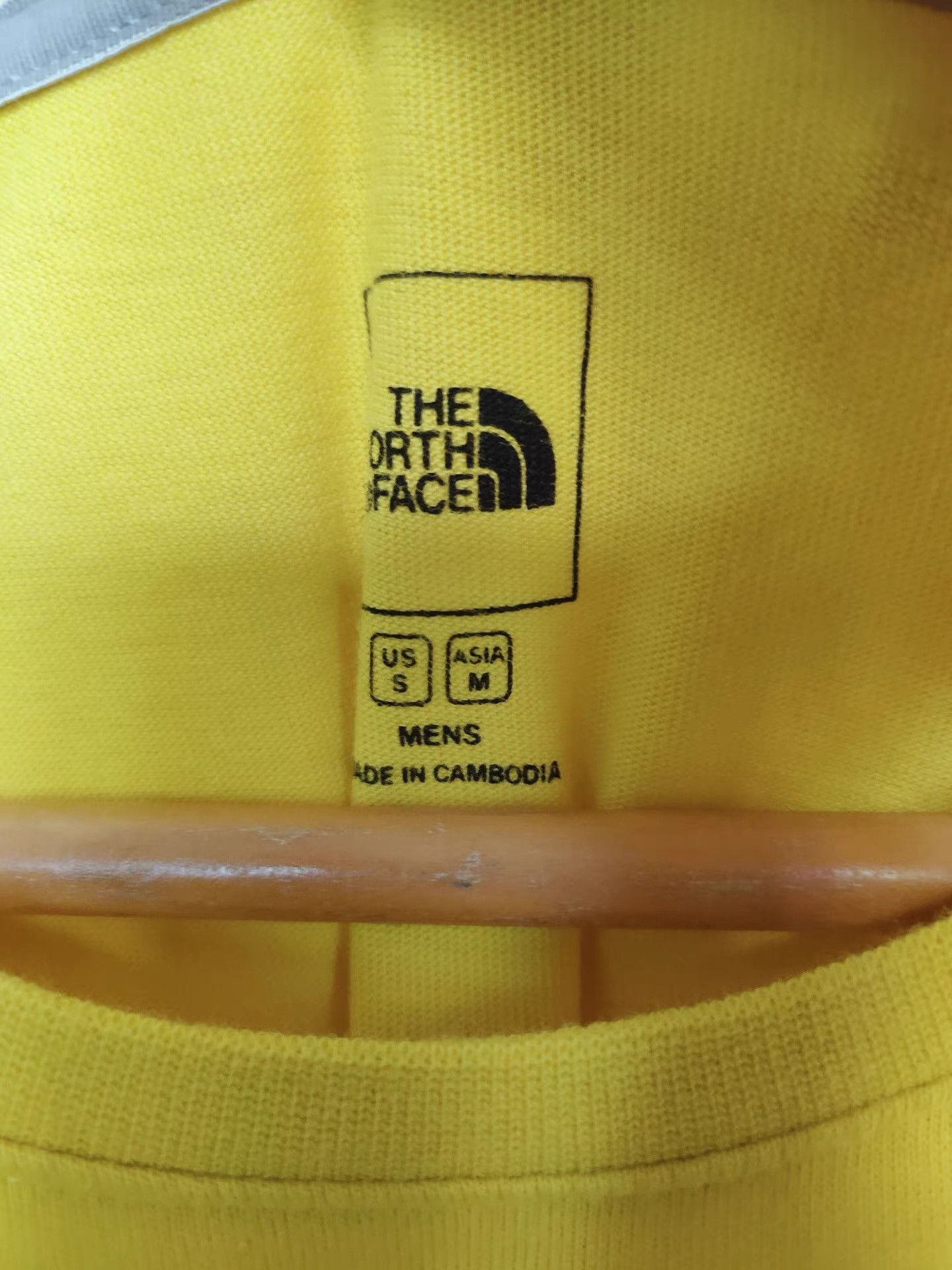 The North Face The North Face Men's Yellow Short Sleeve T-shirt K29 Size US S / EU 44-46 / 1 - 4 Thumbnail
