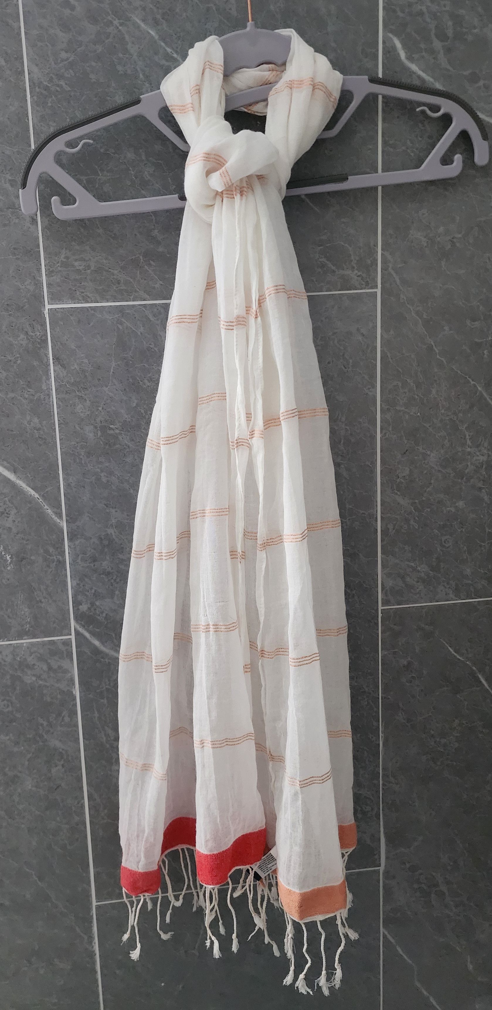 Gap New WOT GAP White Rose Gold Stripe Oblong Scarf One Size 76" Size ONE SIZE - 3 Thumbnail