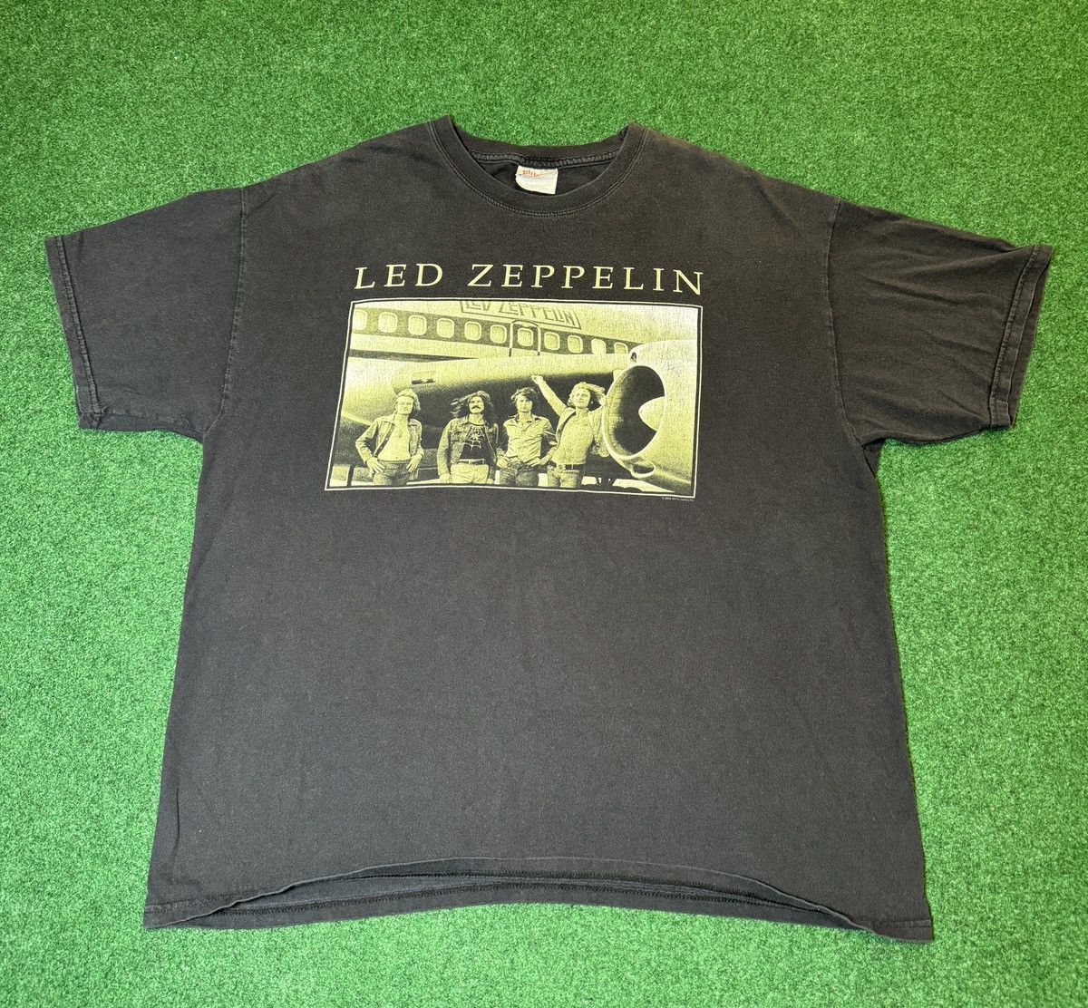 Band Tees × Vintage Vintage 90s Y2K Led Zeppelin Paige Plant Rock Band T Shirt Size US XL / EU 56 / 4 - 1 Thumbnail