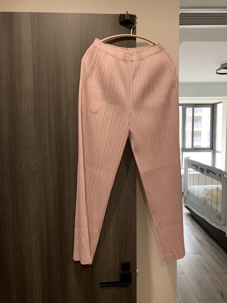 Issey Miyake size:3 Cherry blossom pink pleated trousers