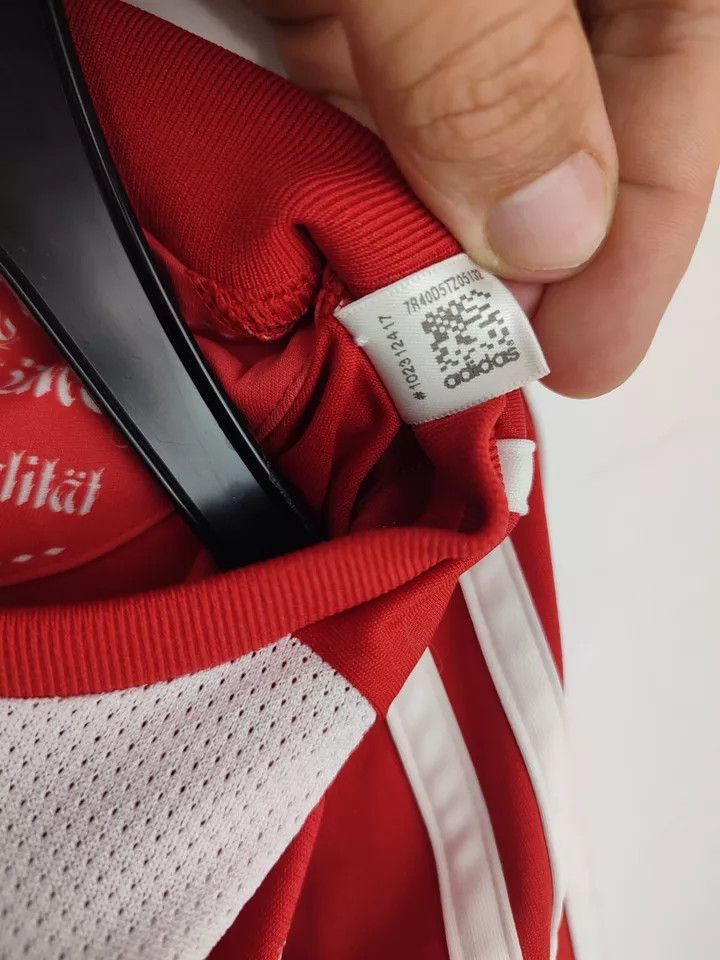 Adidas FC Bayern Munich FOOTBALL SHIRT SOCCER JERSE Home 10/11 Size US L / EU 52-54 / 3 - 17 Thumbnail