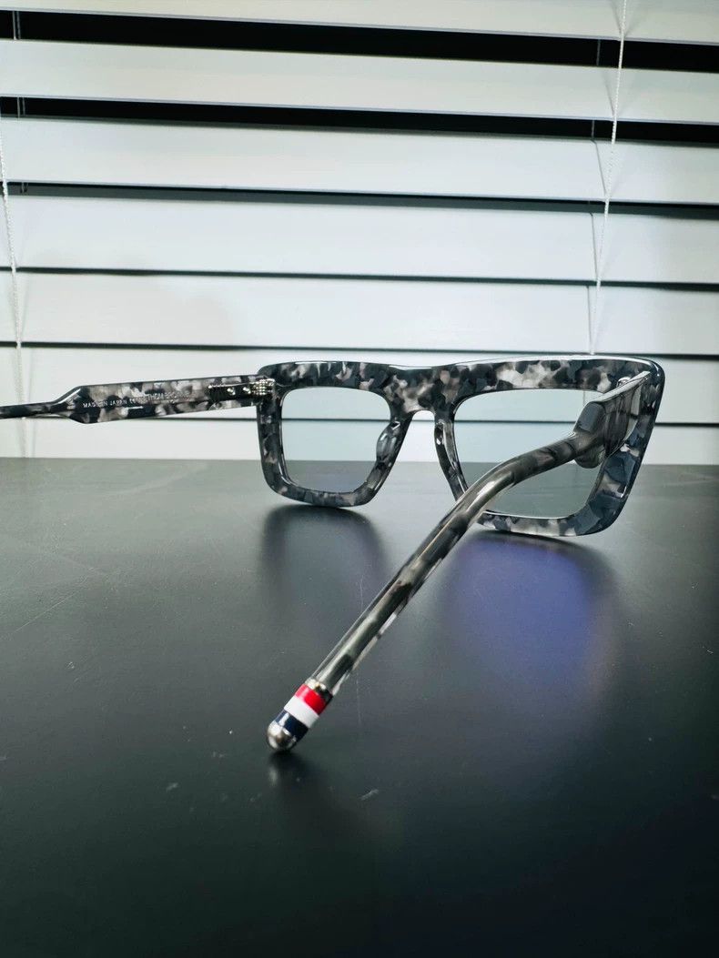 Thom Browne Thom Browne Size OSTBS-415 sunglasses 2501-Nextarrow Size ONE SIZE - 6 Thumbnail