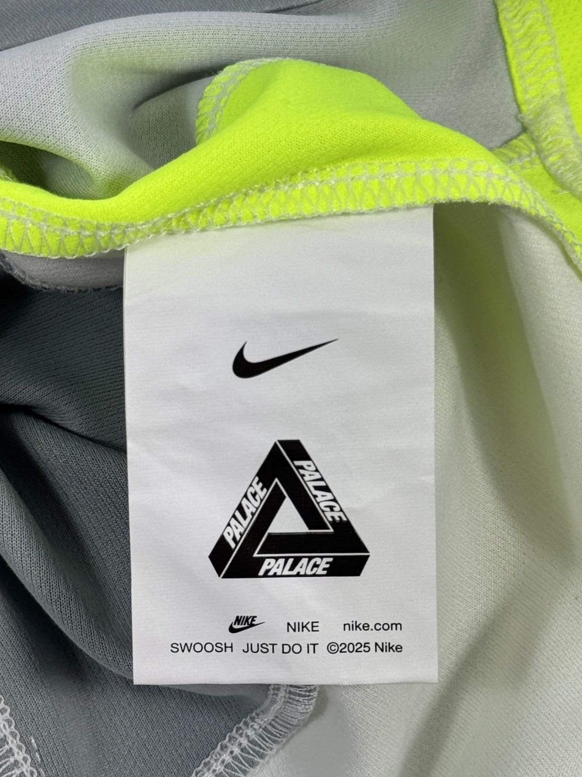 Palace x NIKE P90 PRINT T-SHIRT Size US L / EU 52-54 / 3 - 7 Thumbnail