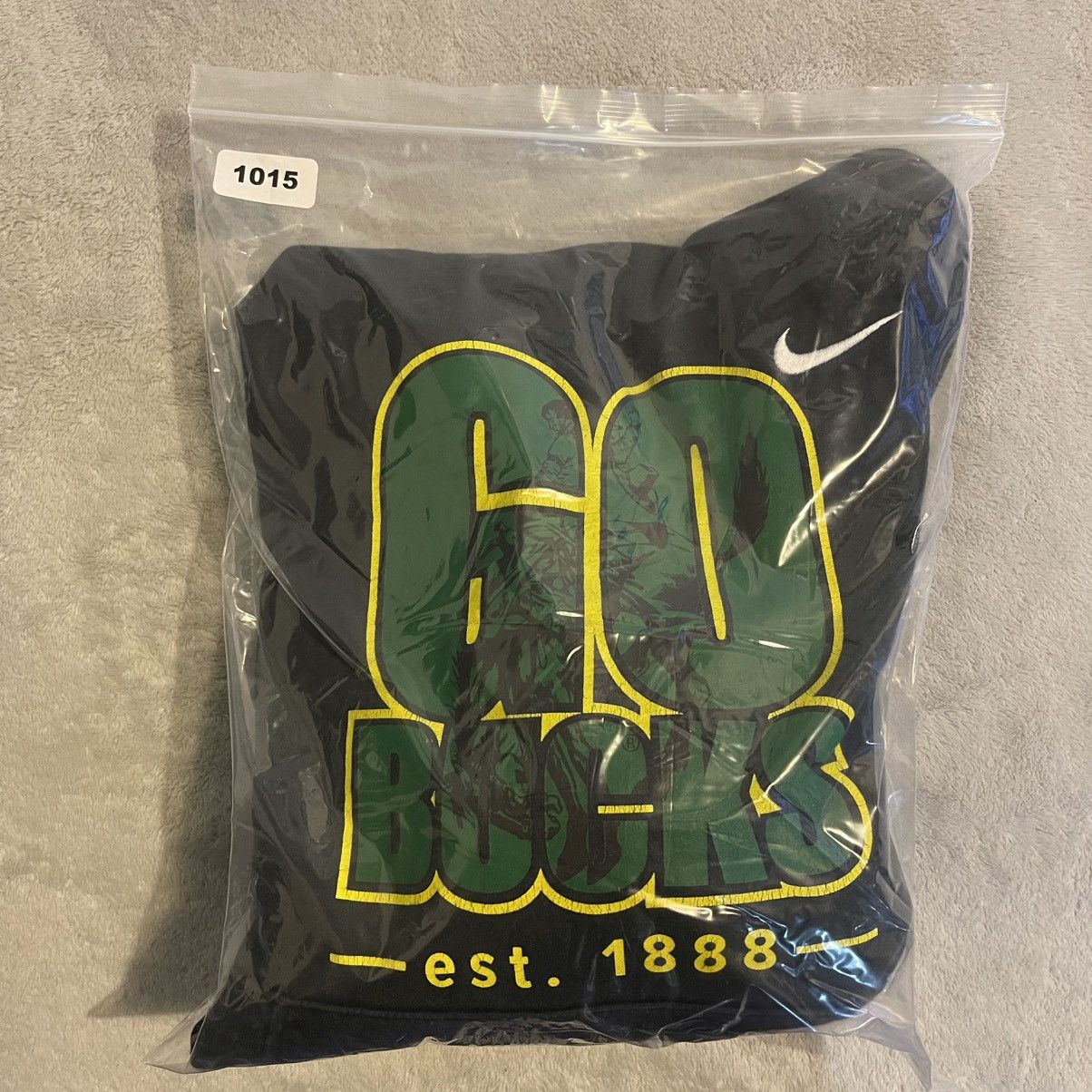 Nike Milwaukee Bucks Nike Mens Medium Black Pullover Hoodie NBA Size US M / EU 48-50 / 2 - 9 Thumbnail