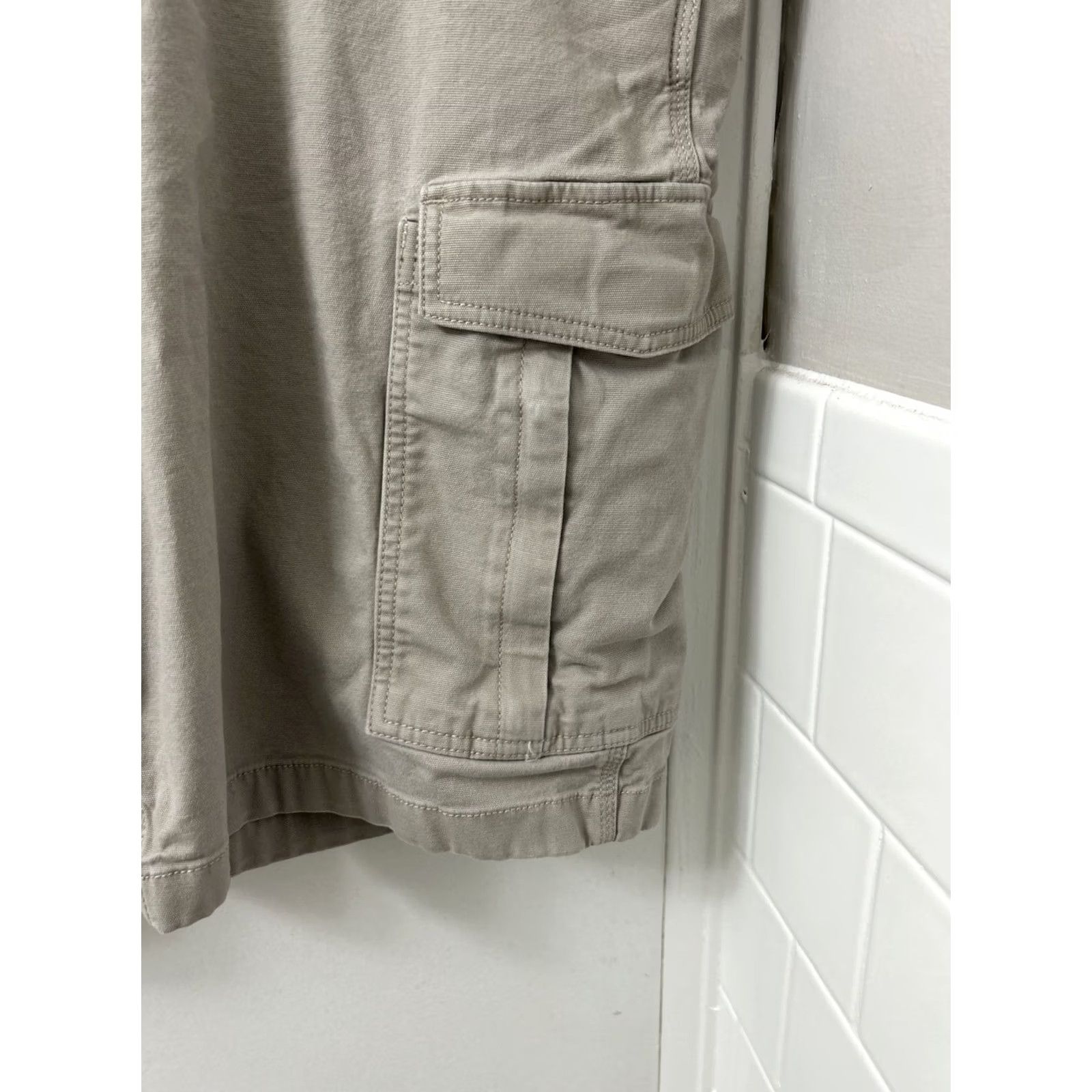 Carhartt VINTAGE Carhartt Cargo Shorts Mens 44 Beige Relaxed Fit 11” Canvas Cotton Blend Pocket Logo Belt Loops Casual Workwear Mens Size US 44 / EU 60 - 5 Thumbnail